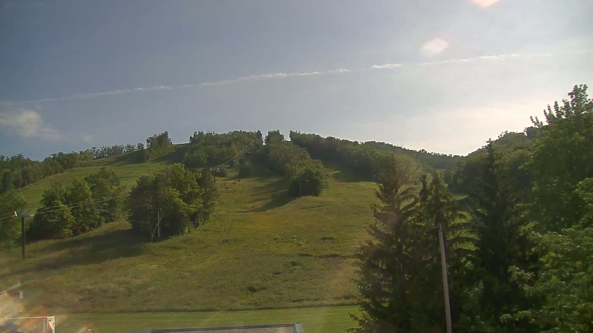 Blue Mountain Valley Base Ski Slopes Live Cam - Collingwood, Blue Mountains, Simcoe, Ontario, Canada