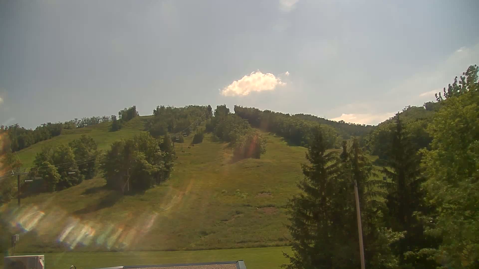 Blue Mountain Valley Base Ski Slopes Live Cam - Collingwood, Blue Mountains, Simcoe, Ontario, Canada