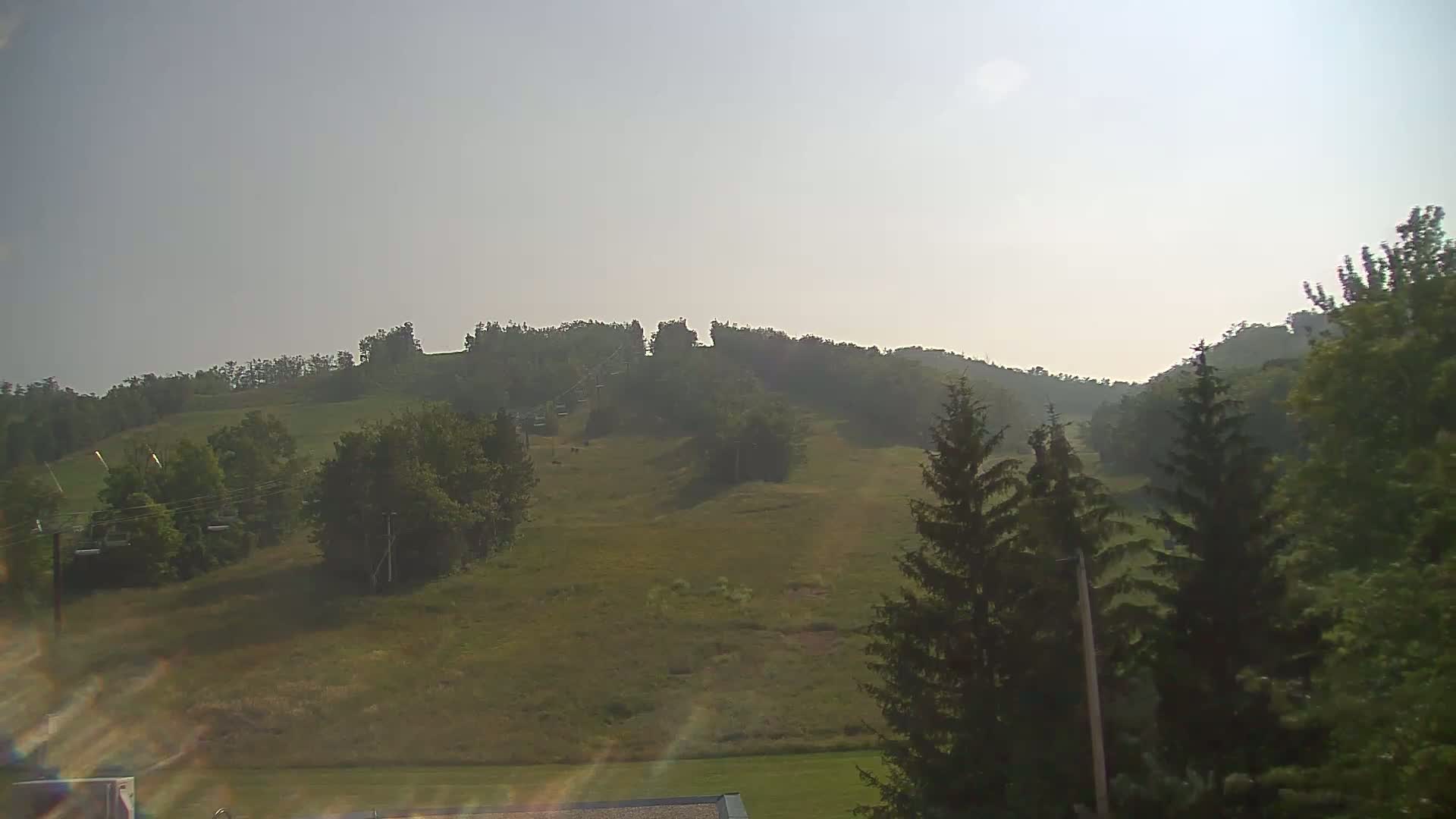 Blue Mountain Valley Base Ski Slopes Live Cam - Collingwood, Blue Mountains, Simcoe, Ontario, Canada