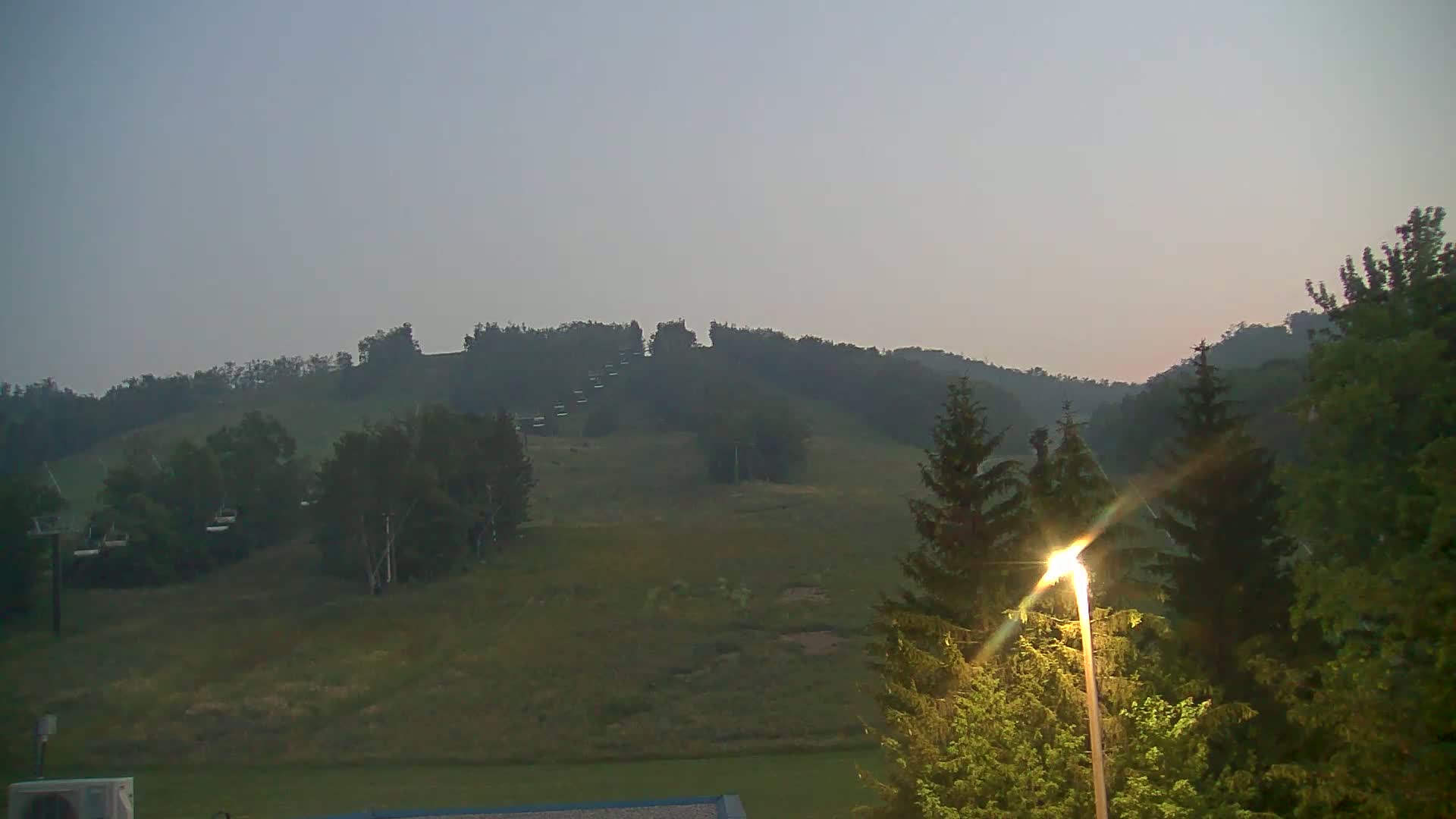 Blue Mountain Valley Base Ski Slopes Live Cam - Collingwood, Blue Mountains, Simcoe, Ontario, Canada