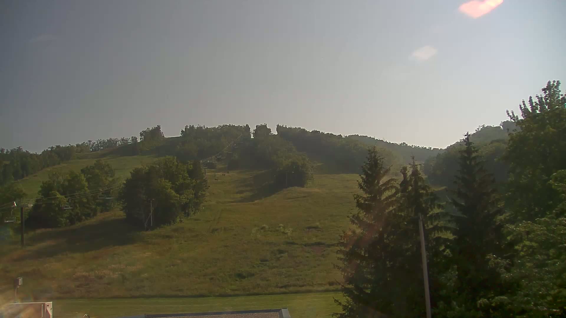 Blue Mountain Valley Base Ski Slopes Live Cam - Collingwood, Blue Mountains, Simcoe, Ontario, Canada