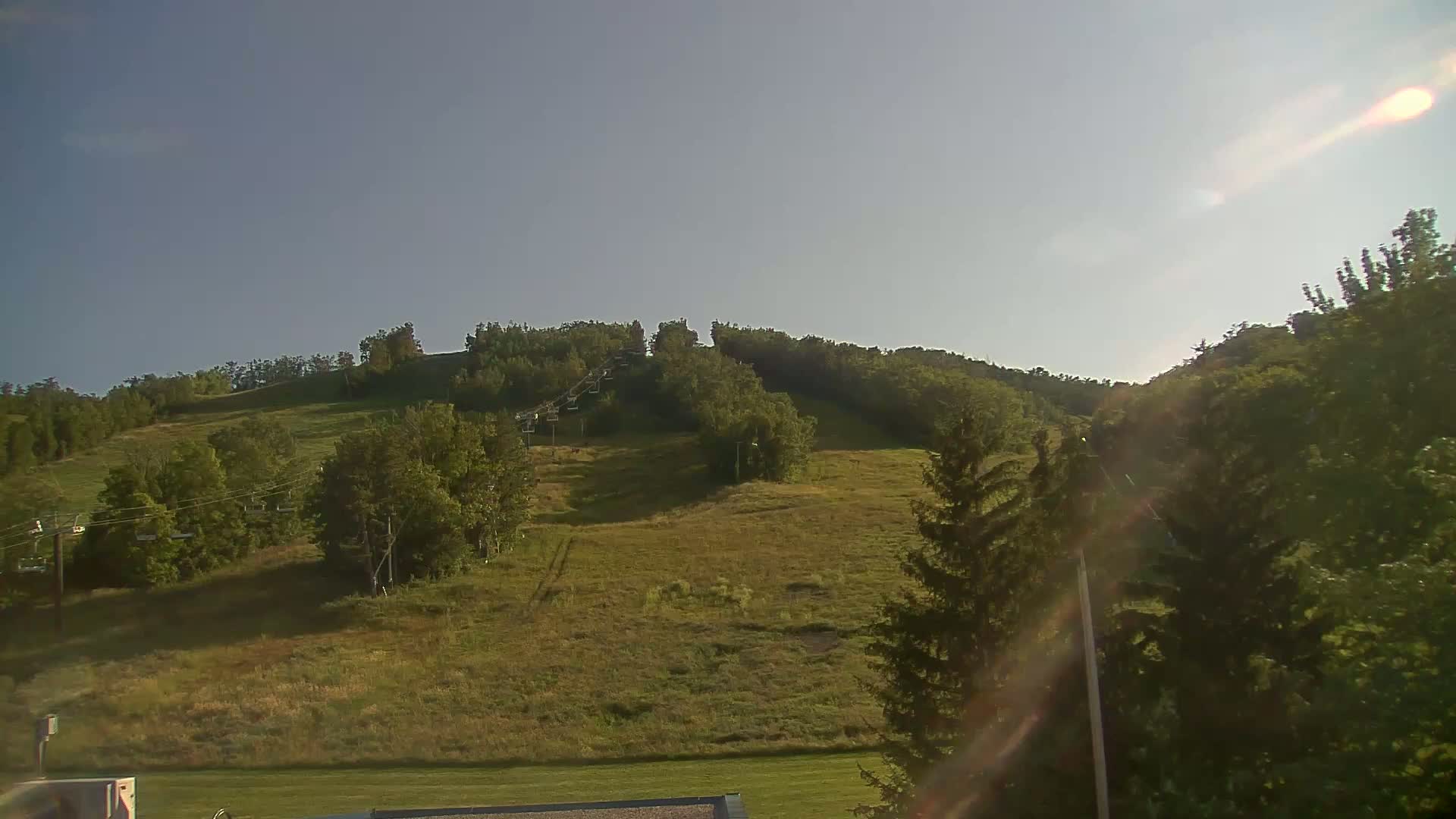 Blue Mountain Valley Base Ski Slopes Live Cam - Collingwood, Blue Mountains, Simcoe, Ontario, Canada