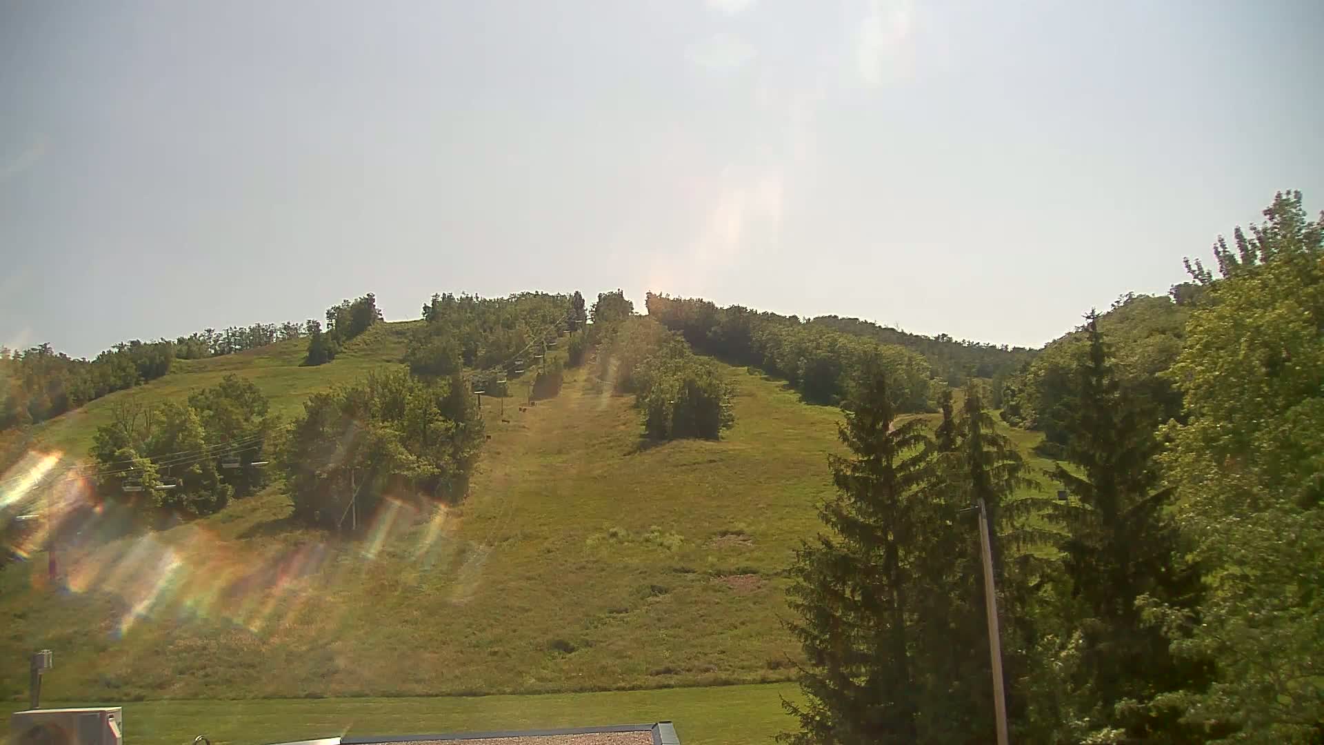 Blue Mountain Valley Base Ski Slopes Live Cam - Collingwood, Blue Mountains, Simcoe, Ontario, Canada