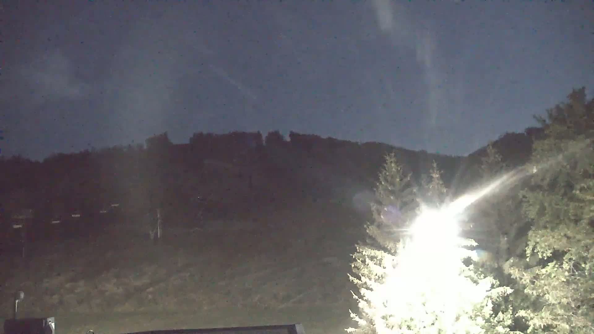 Blue Mountain Valley Base Ski Slopes Live Cam - Collingwood, Blue Mountains, Simcoe, Ontario, Canada