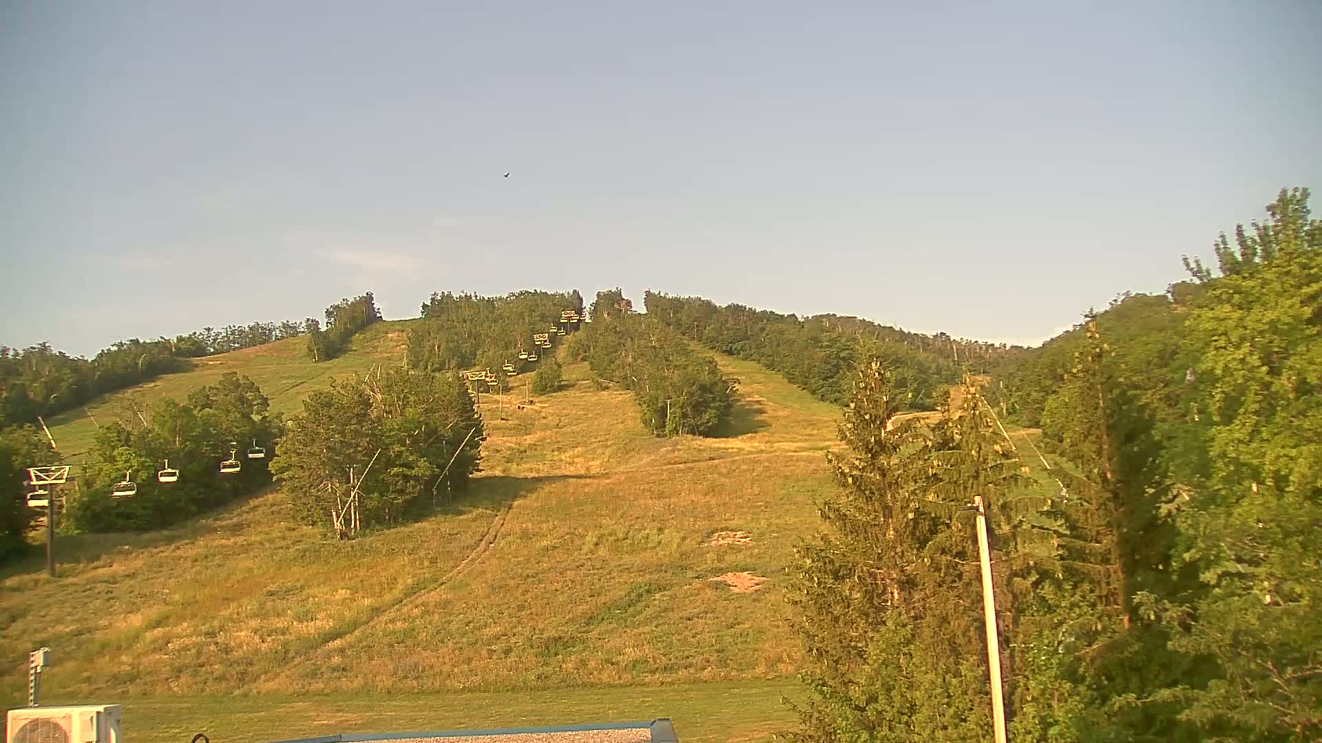 Blue Mountain Valley Base Ski Slopes Live Cam - Collingwood, Blue Mountains, Simcoe, Ontario, Canada