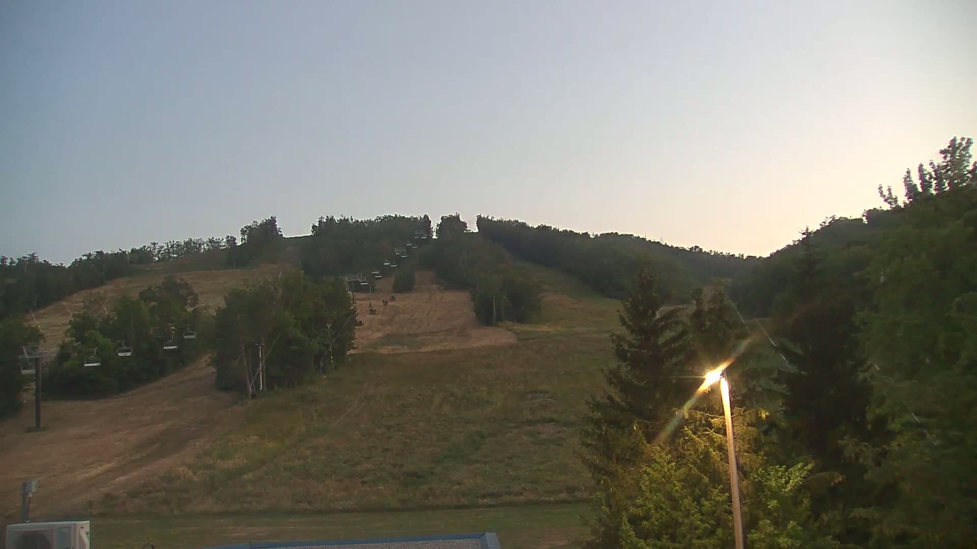 Blue Mountain Valley Base Ski Slopes Live Cam - Collingwood, Blue Mountains, Simcoe, Ontario, Canada