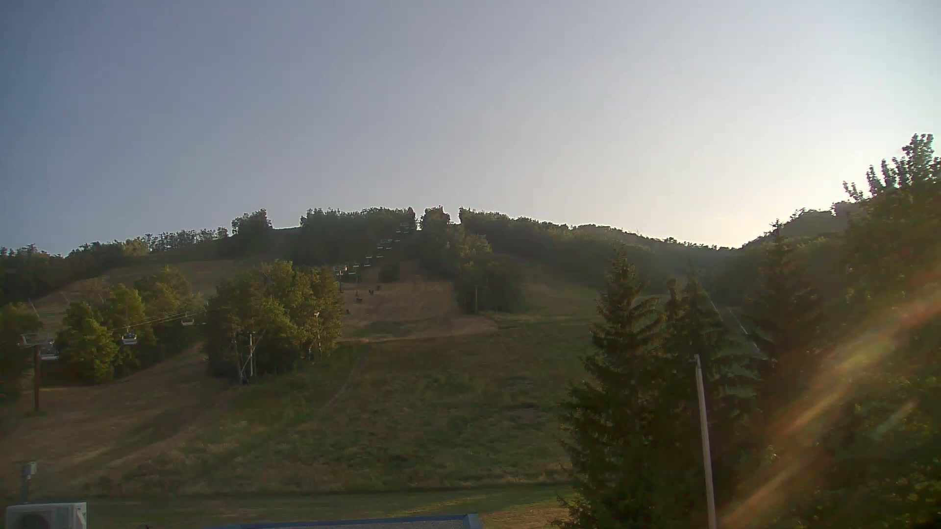 Blue Mountain Valley Base Ski Slopes Live Cam - Collingwood, Blue Mountains, Simcoe, Ontario, Canada