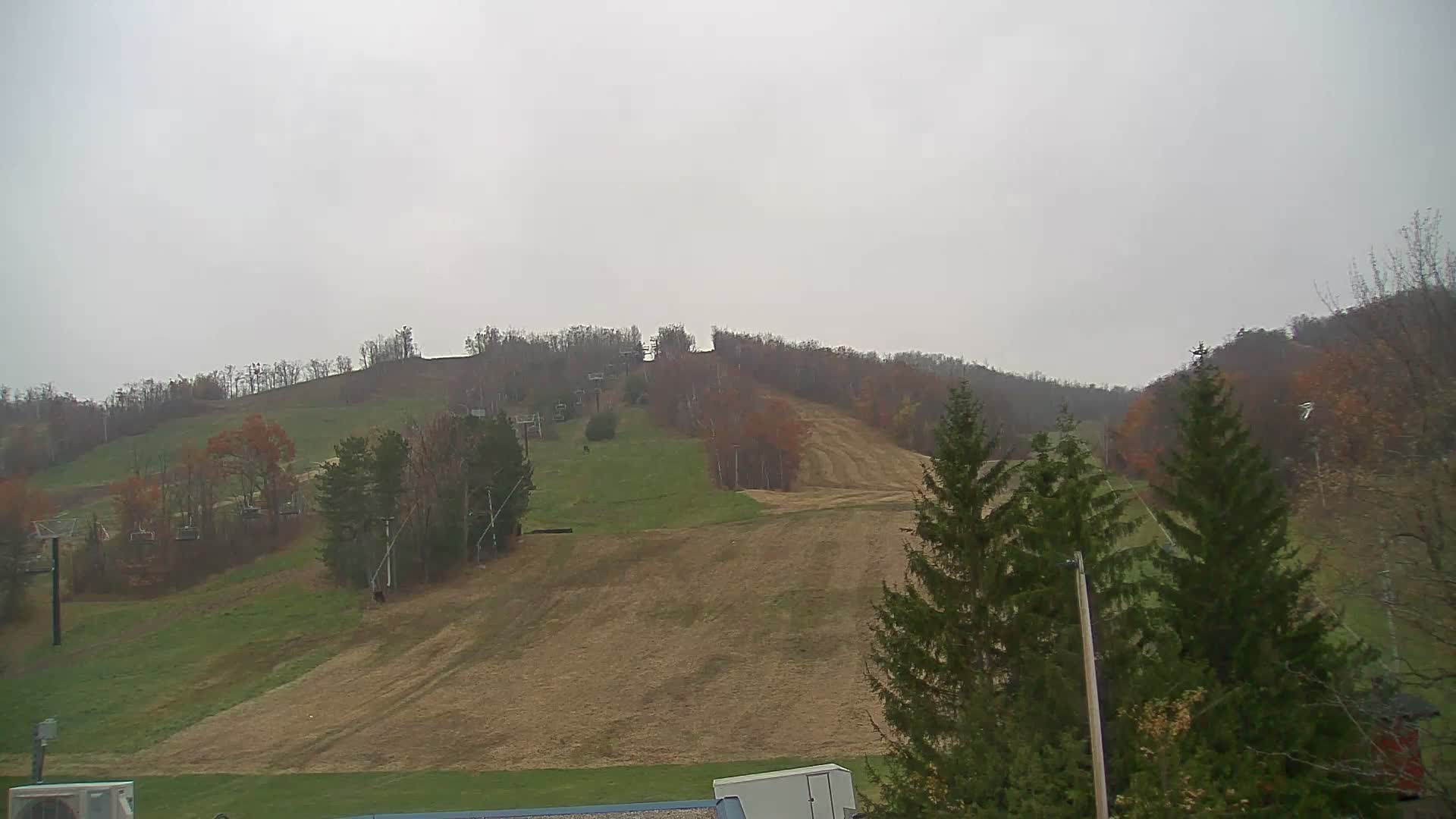 Blue Mountain Valley Base Ski Slopes Live Cam - Collingwood, Blue Mountains, Simcoe, Ontario, Canada
