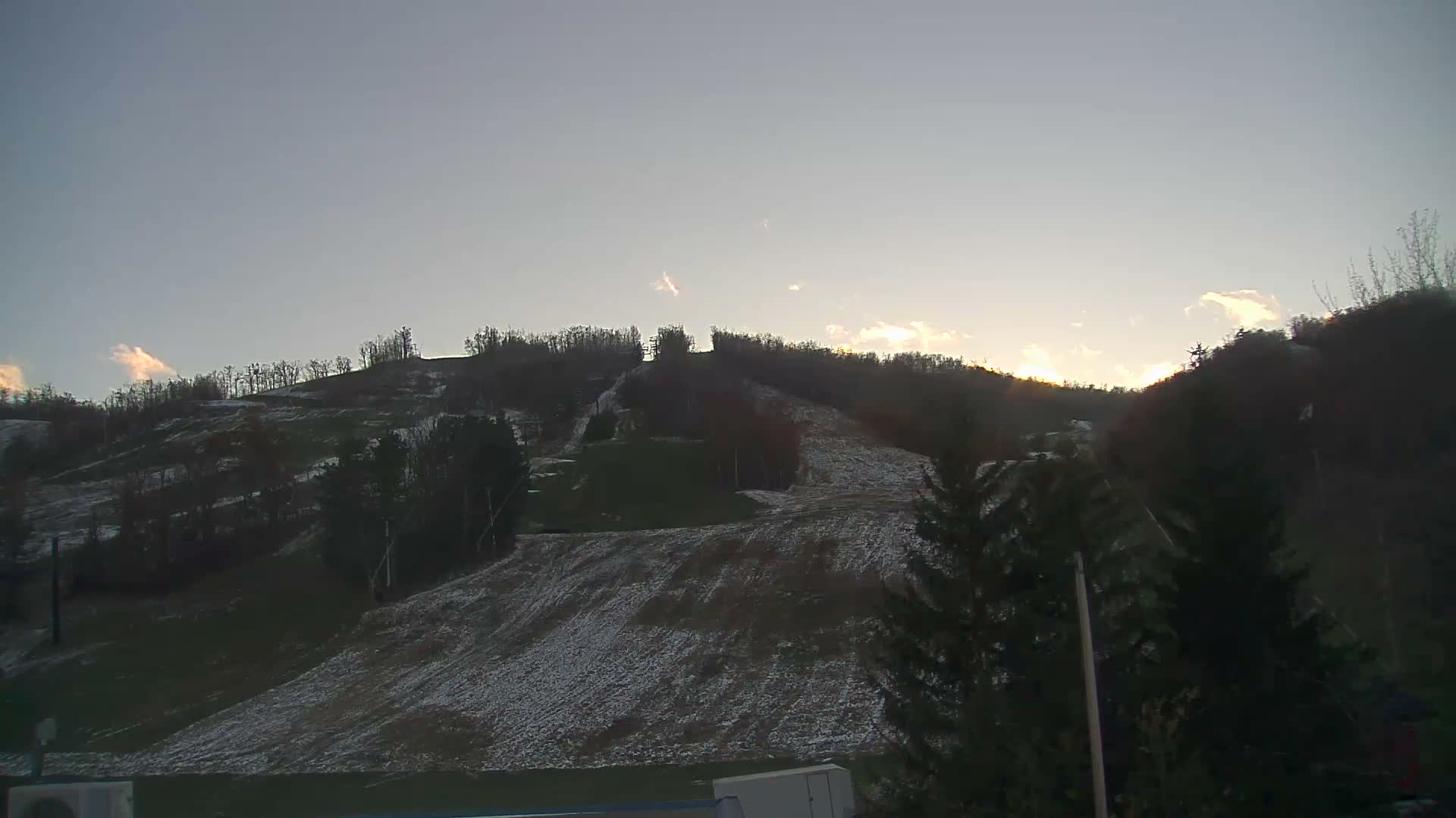 Blue Mountain Valley Base Ski Slopes Live Cam - Collingwood, Blue Mountains, Simcoe, Ontario, Canada