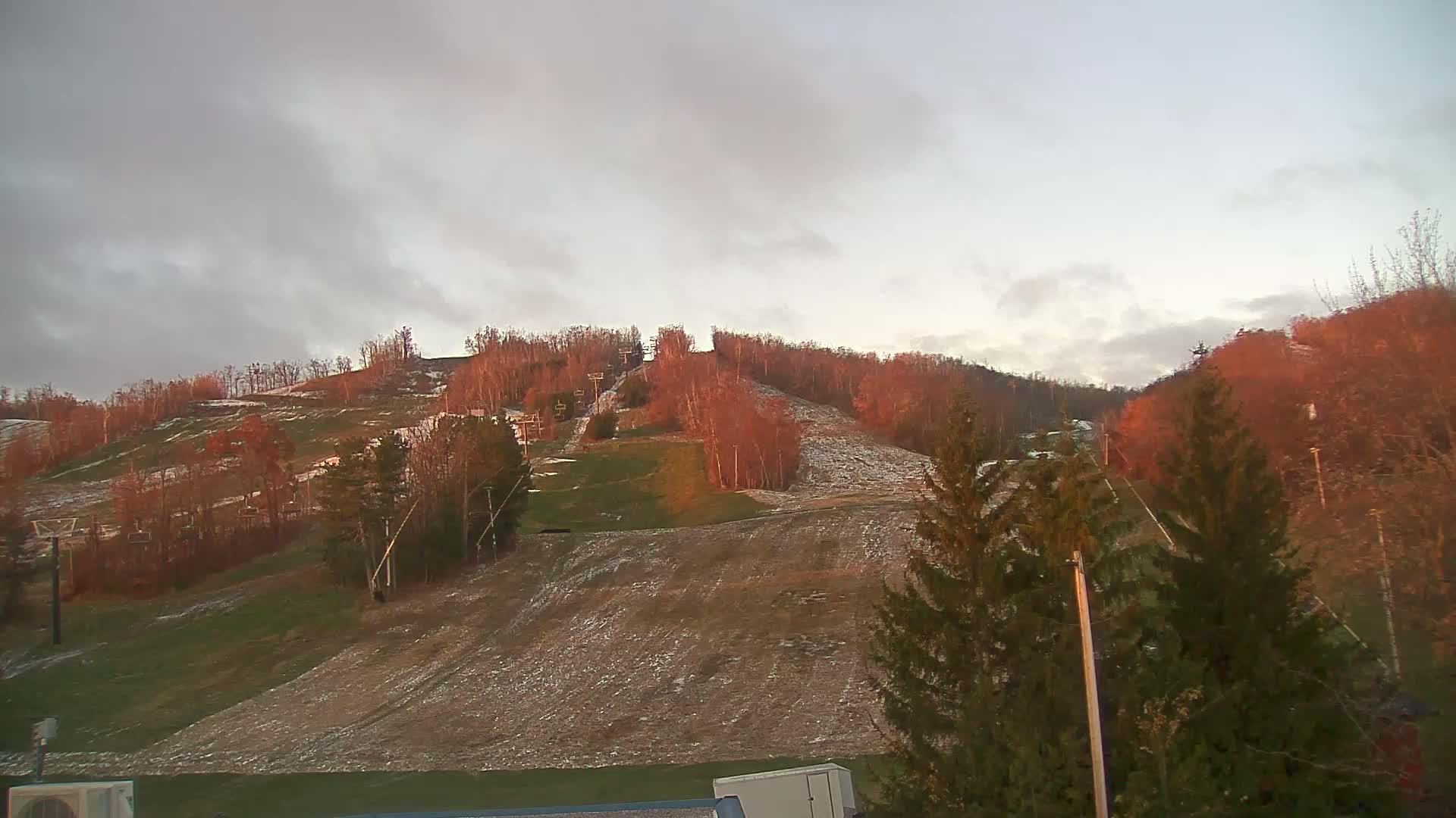 Blue Mountain Valley Base Ski Slopes Live Cam - Collingwood, Blue Mountains, Simcoe, Ontario, Canada