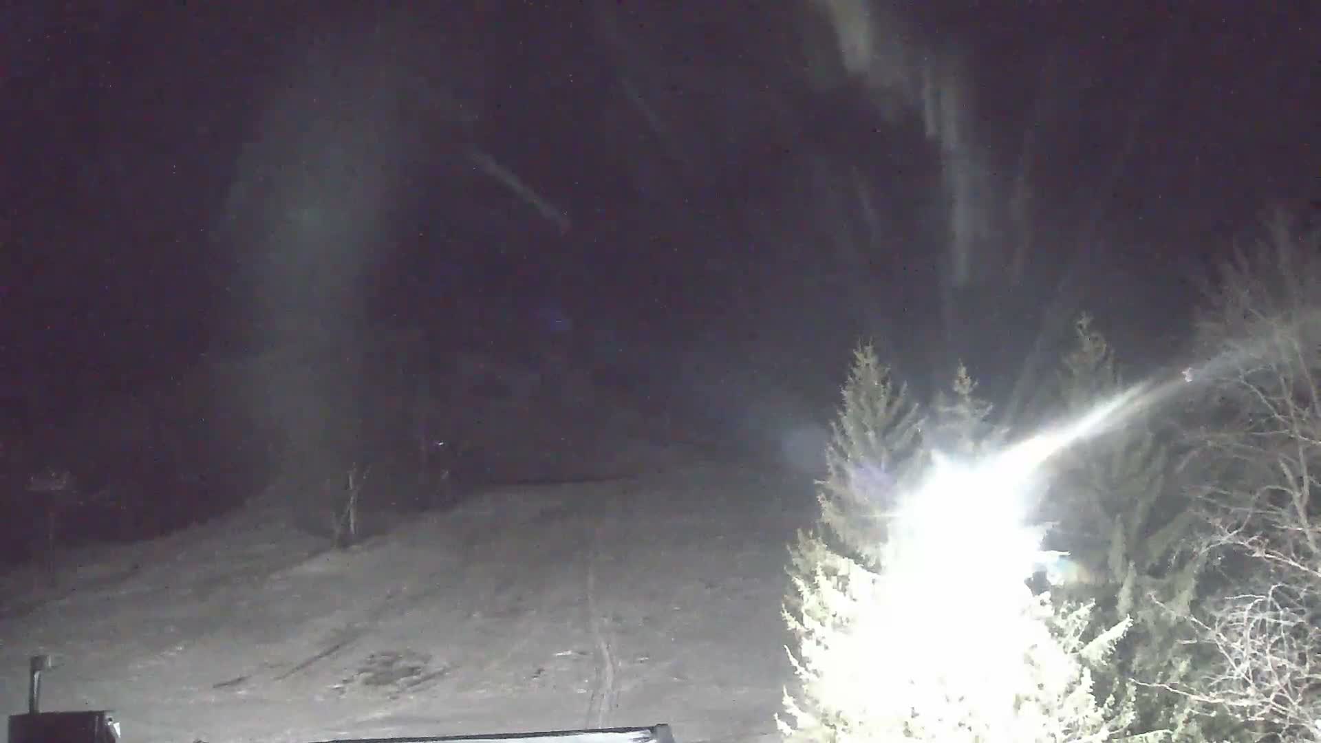 Blue Mountain Valley Base Ski Slopes Live Cam - Collingwood, Blue Mountains, Simcoe, Ontario, Canada
