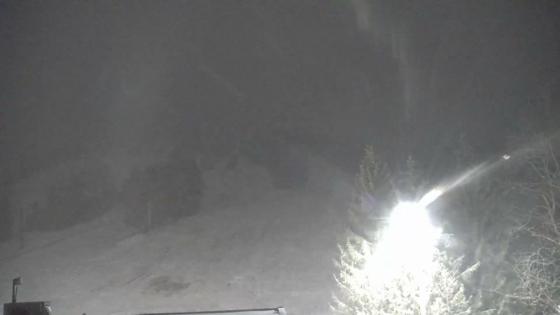 Blue Mountain Valley Base Ski Slopes Live Cam - Collingwood, Blue Mountains, Simcoe, Ontario, Canada