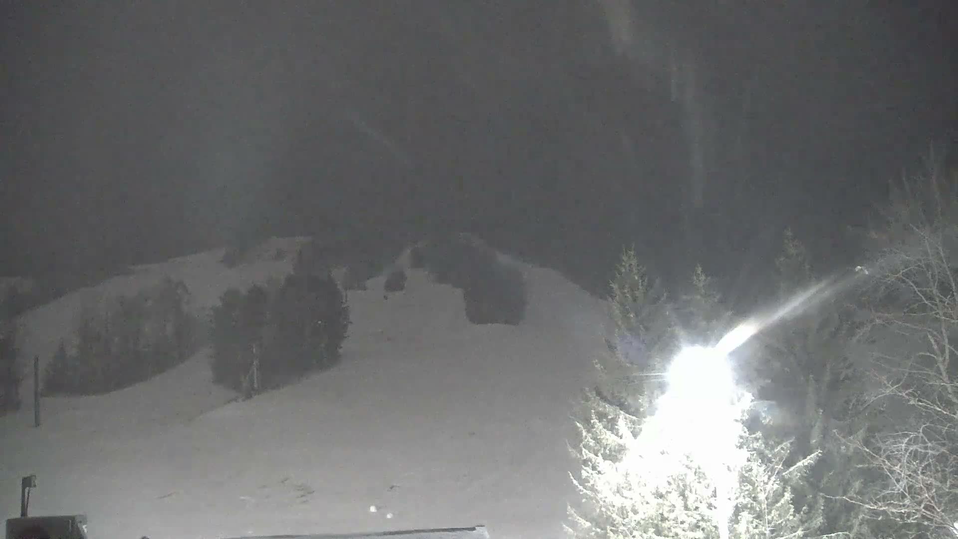 Blue Mountain Valley Base Ski Slopes Live Cam - Collingwood, Blue Mountains, Simcoe, Ontario, Canada