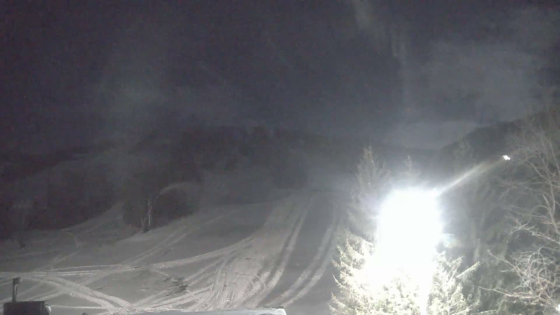 Blue Mountain Valley Base Ski Slopes Live Cam - Collingwood, Blue Mountains, Simcoe, Ontario, Canada