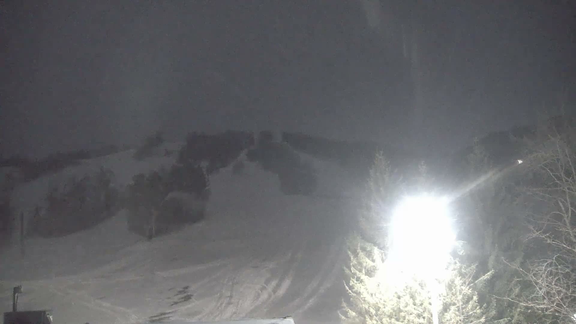 Blue Mountain Valley Base Ski Slopes Live Cam - Collingwood, Blue Mountains, Simcoe, Ontario, Canada