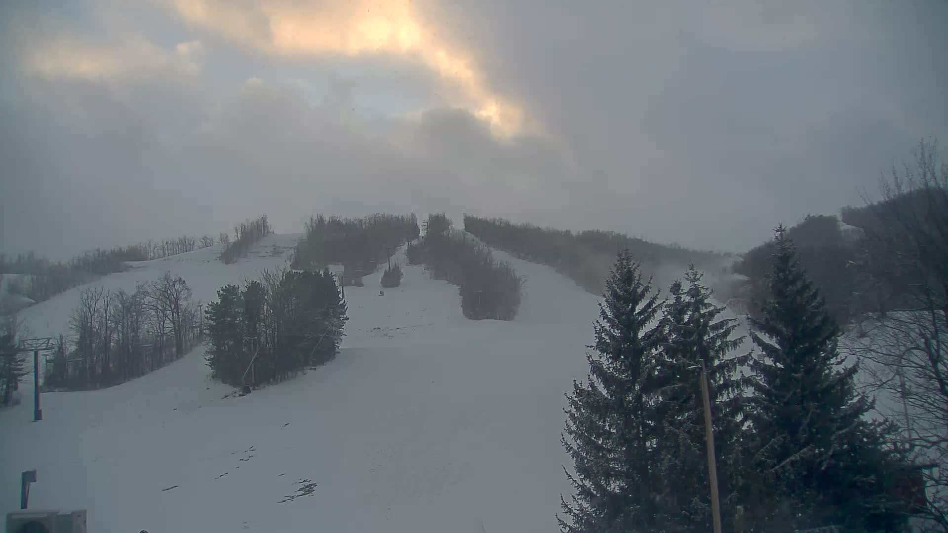 Blue Mountain Valley Base Ski Slopes Live Cam - Collingwood, Blue Mountains, Simcoe, Ontario, Canada