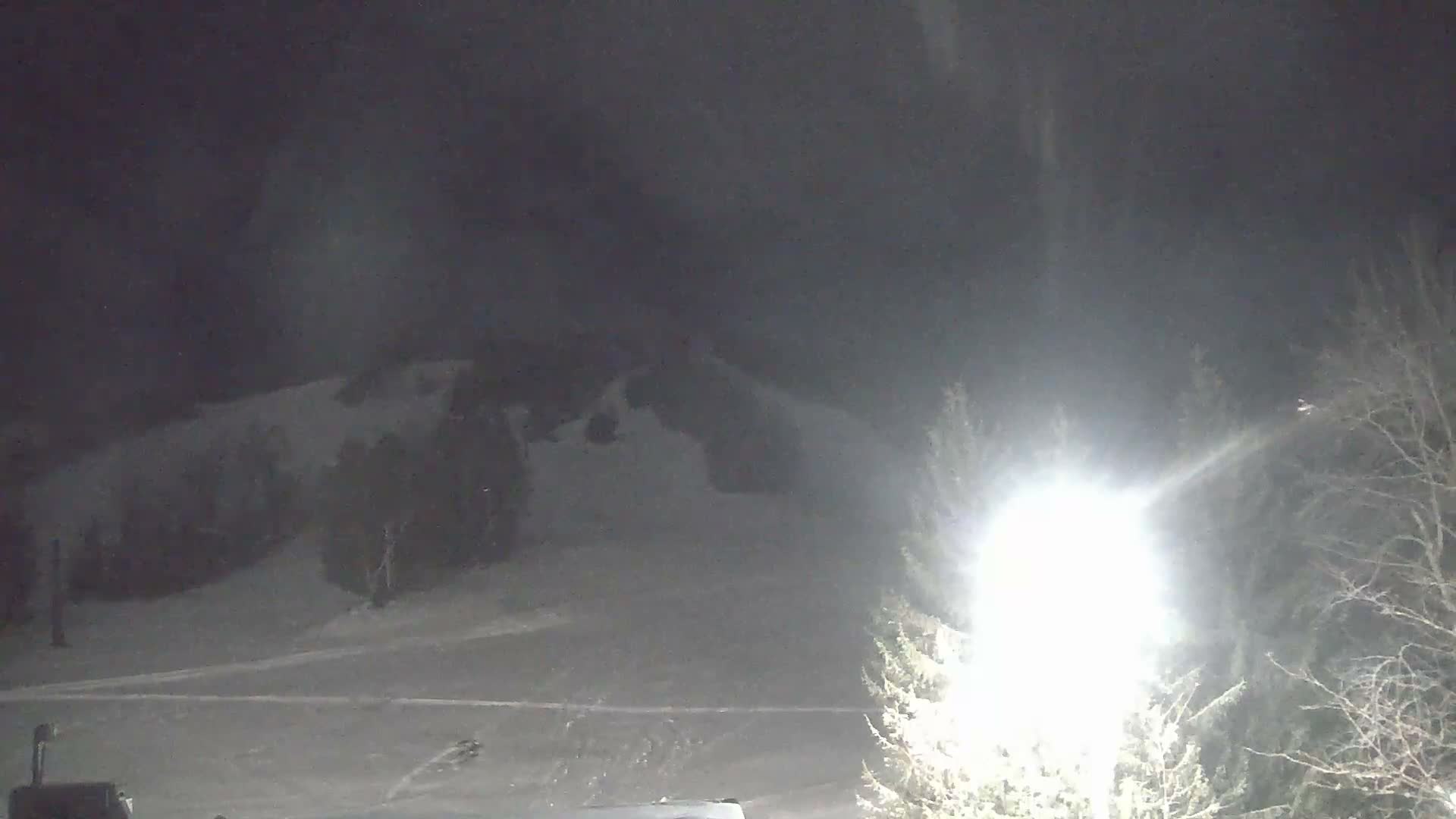 Blue Mountain Valley Base Ski Slopes Live Cam - Collingwood, Blue Mountains, Simcoe, Ontario, Canada