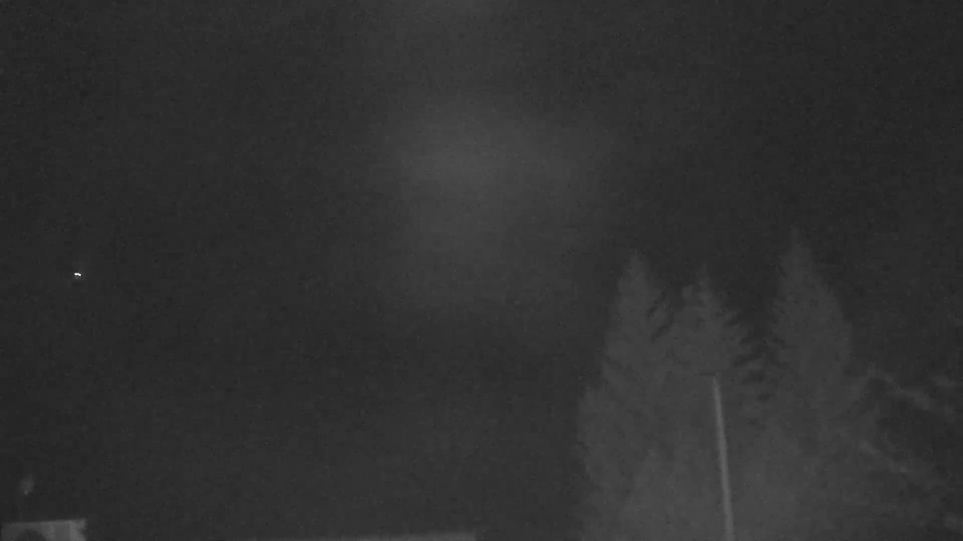 Blue Mountain Valley Base Ski Slopes Live Cam - Collingwood, Blue Mountains, Simcoe, Ontario, Canada