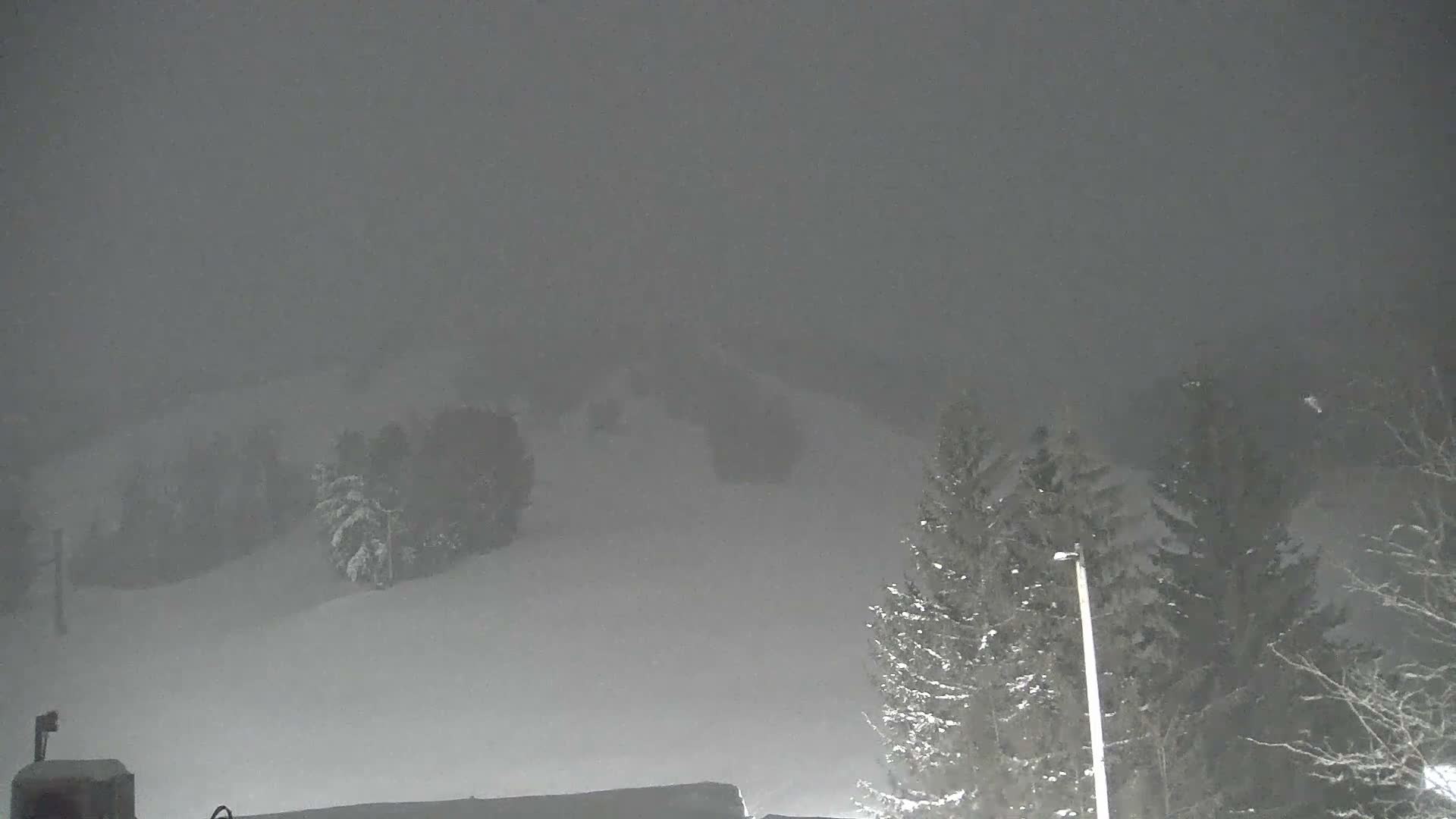 Blue Mountain Valley Base Ski Slopes Live Cam - Collingwood, Blue Mountains, Simcoe, Ontario, Canada