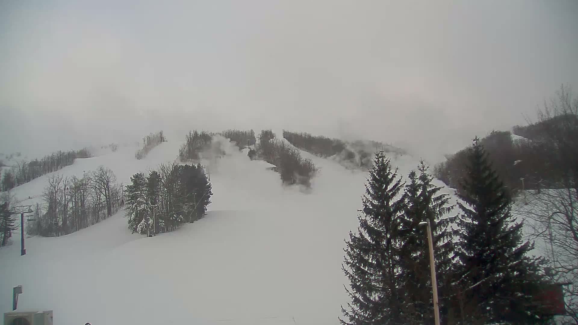 Blue Mountain Valley Base Ski Slopes Live Cam - Collingwood, Blue Mountains, Simcoe, Ontario, Canada