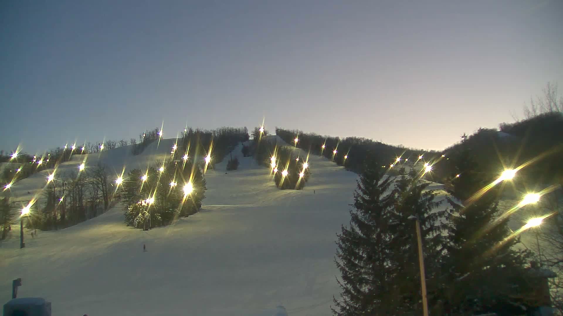 Blue Mountain Valley Base Ski Slopes Live Cam - Collingwood, Blue Mountains, Simcoe, Ontario, Canada