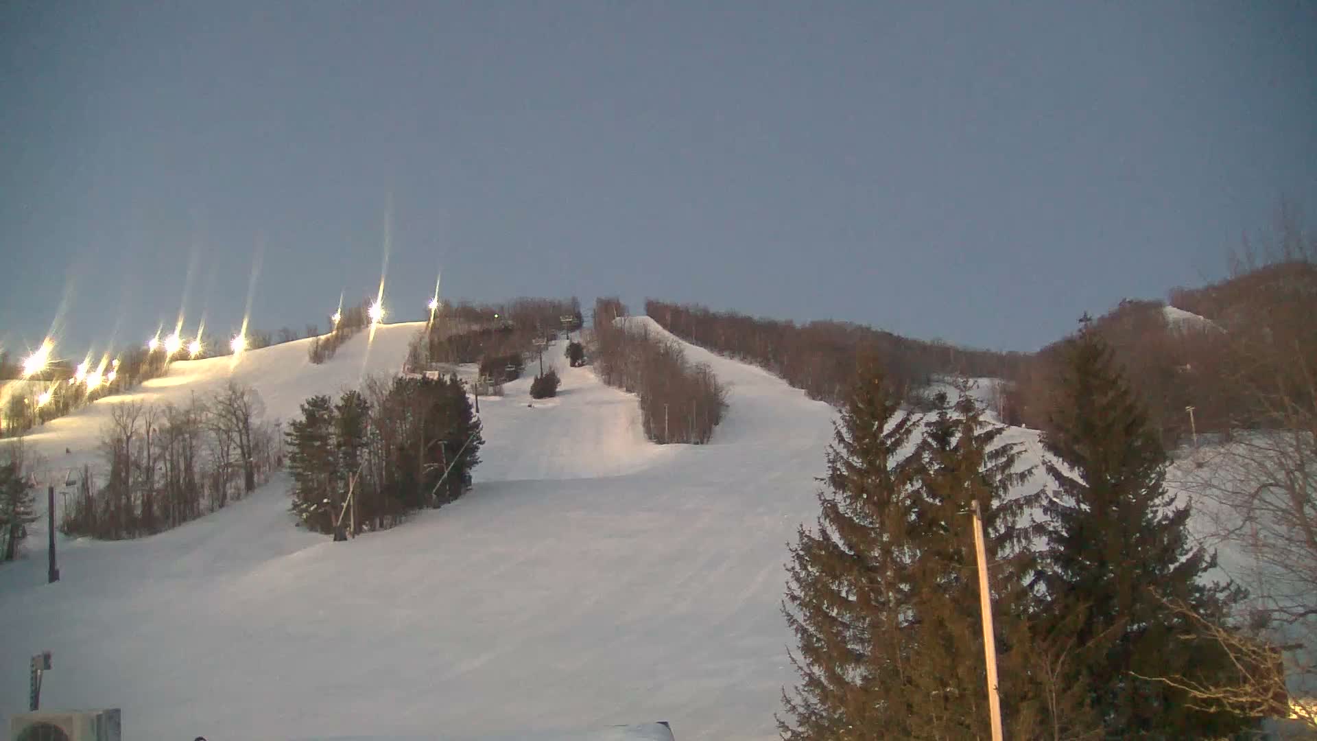 Blue Mountain Valley Base Ski Slopes Live Cam - Collingwood, Blue Mountains, Simcoe, Ontario, Canada
