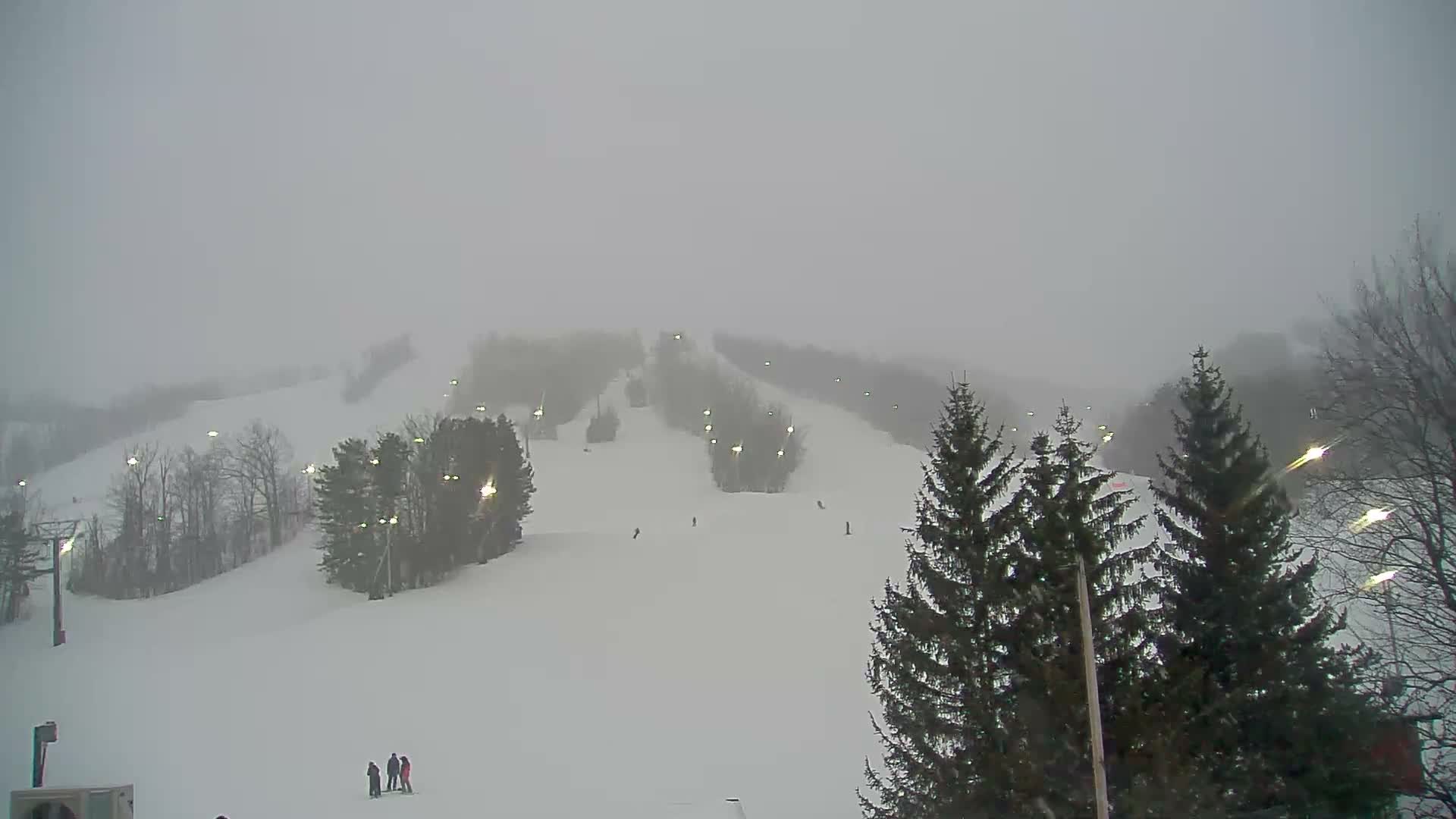 Blue Mountain Valley Base Ski Slopes Live Cam - Collingwood, Blue Mountains, Simcoe, Ontario, Canada