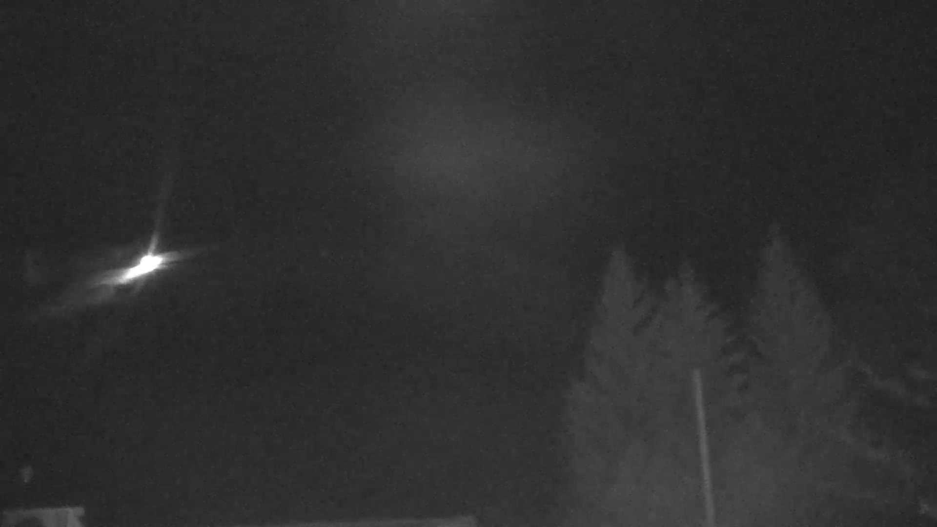 Blue Mountain Valley Base Ski Slopes Live Cam - Collingwood, Blue Mountains, Simcoe, Ontario, Canada