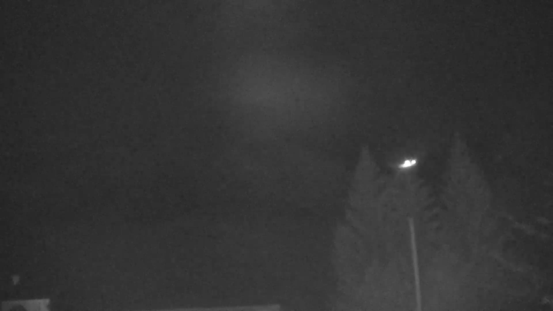 Blue Mountain Valley Base Ski Slopes Live Cam - Collingwood, Blue Mountains, Simcoe, Ontario, Canada