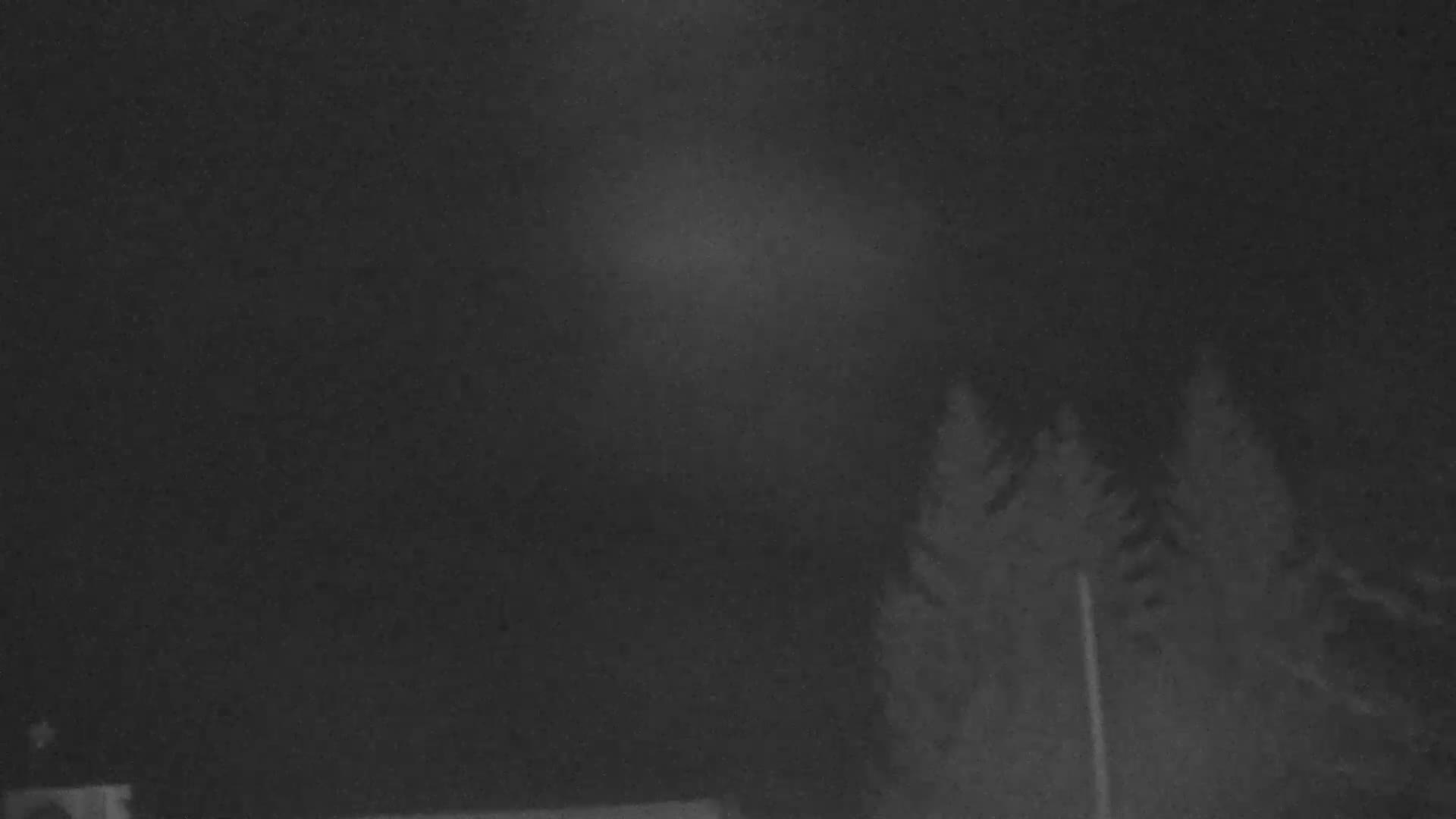 Blue Mountain Valley Base Ski Slopes Live Cam - Collingwood, Blue Mountains, Simcoe, Ontario, Canada