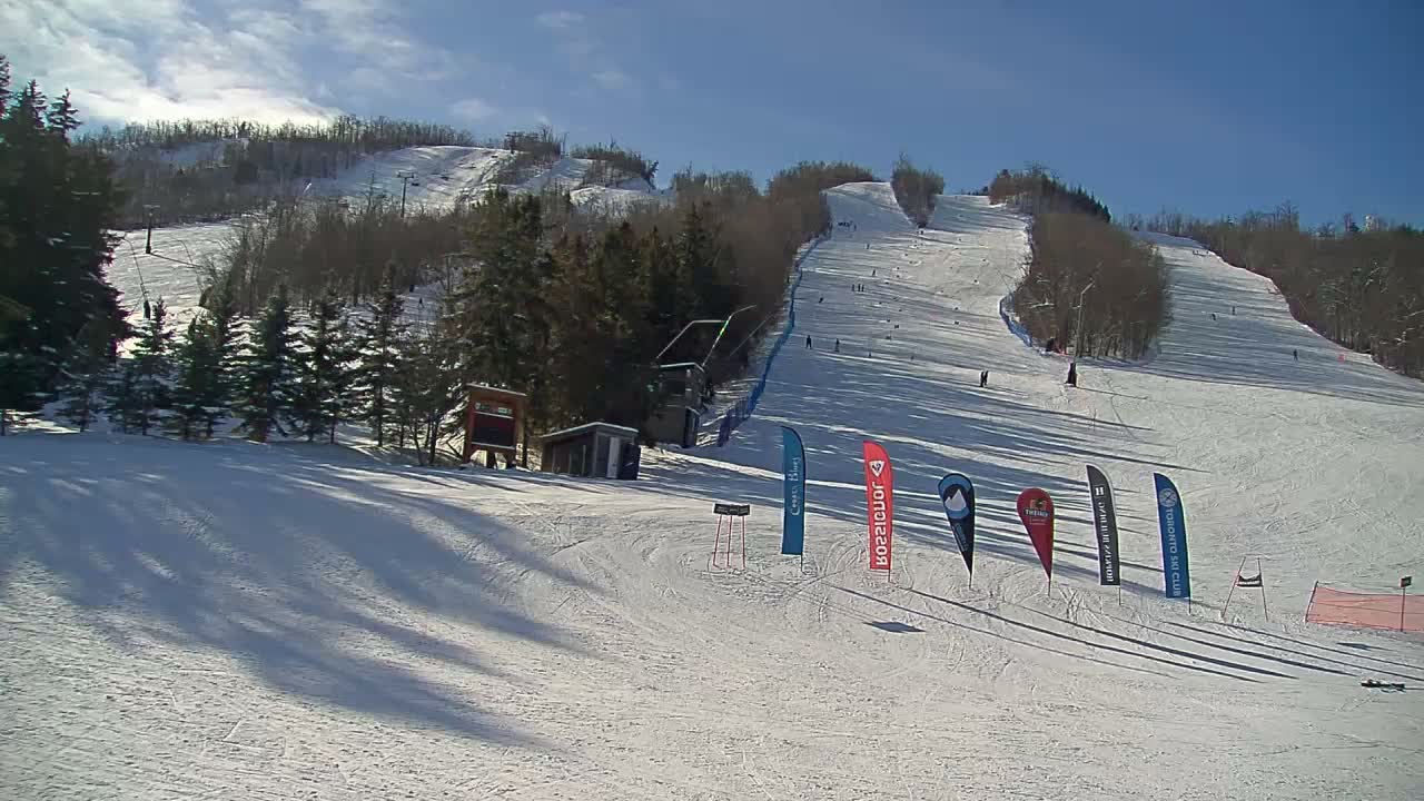 Blue Mountain North Base Ski Slopes Live Cam - Collingwood, Blue Mountains, Simcoe, Ontario, Canada