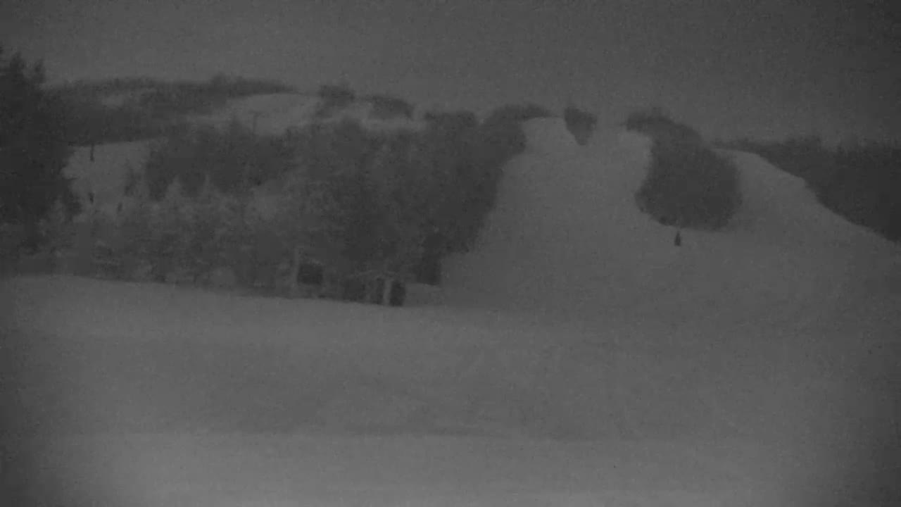 Blue Mountain North Base Ski Slopes Live Cam - Collingwood, Blue Mountains, Simcoe, Ontario, Canada