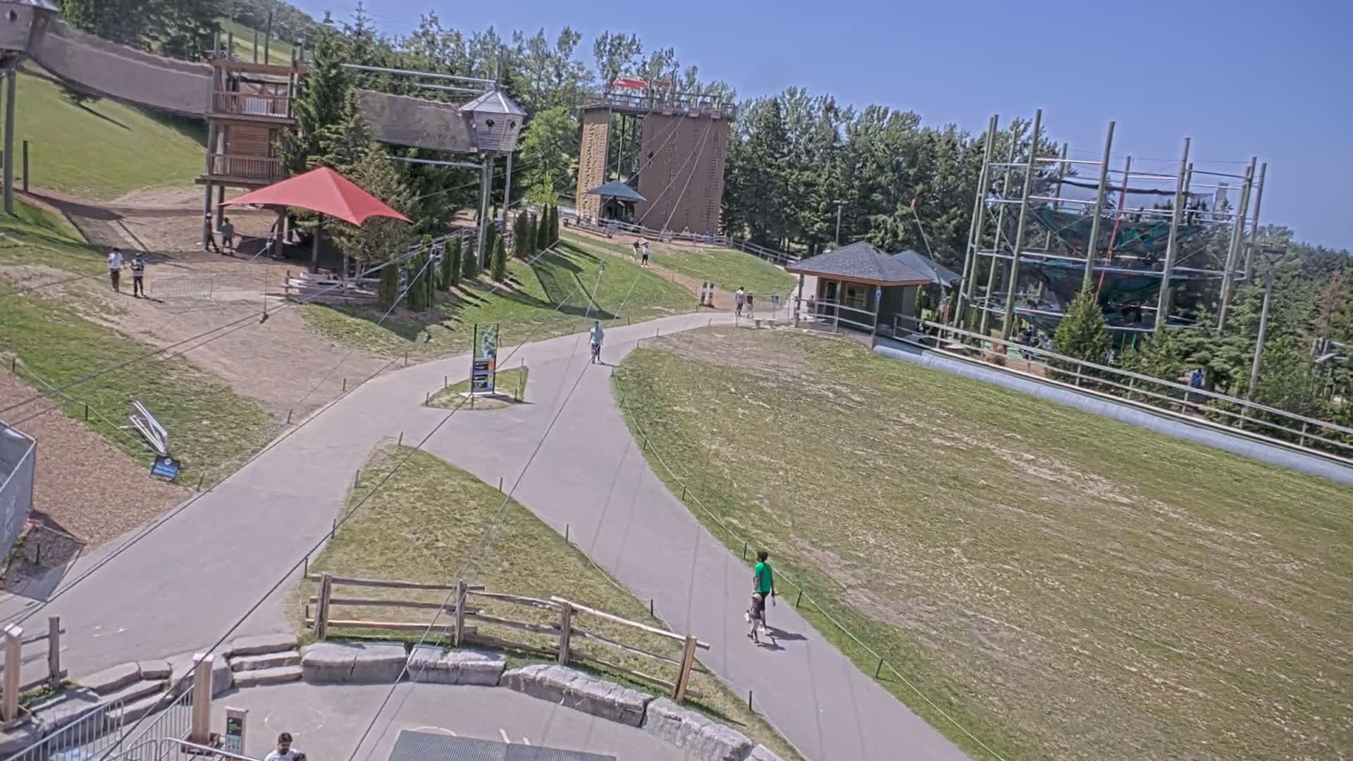 Blue Mountain Village Hotel Area & Collingwood City Skyline Live Cam - Collingwood, Blue Mountains, Simcoe, Ontario, Canada