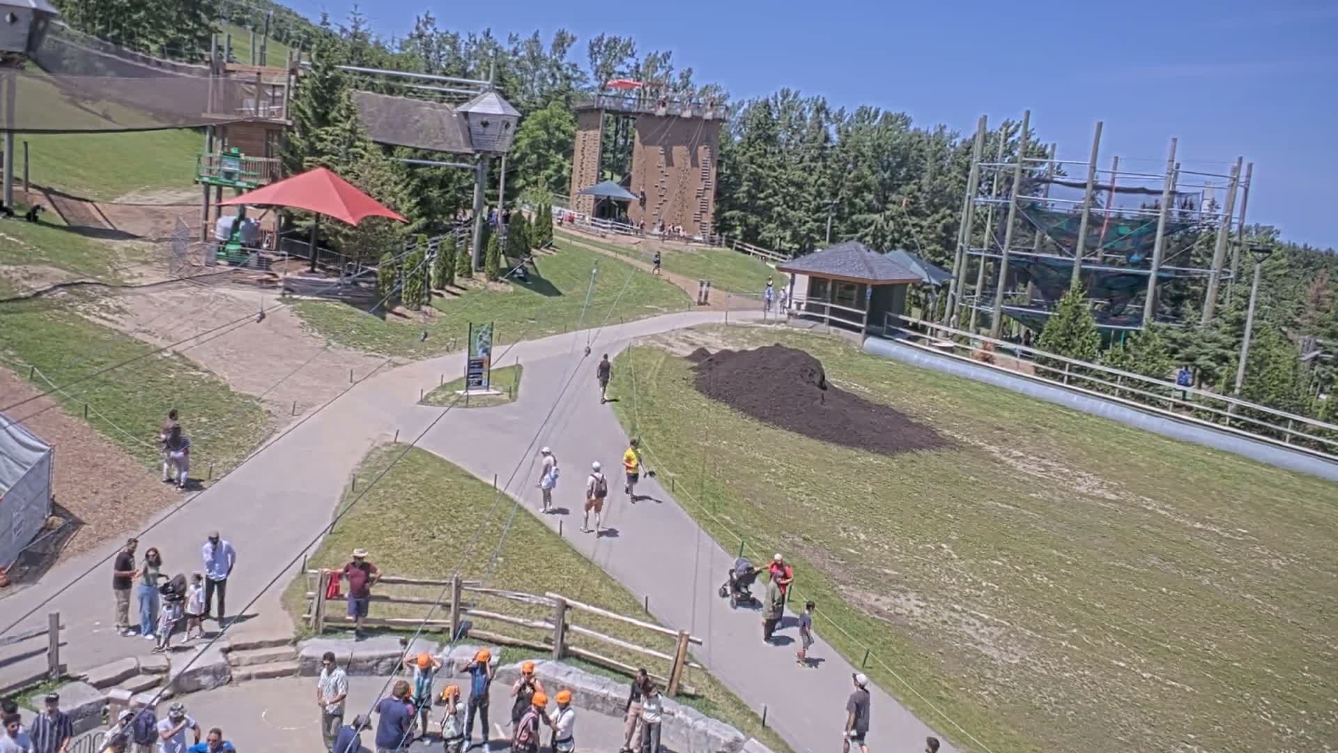 Blue Mountain Village Hotel Area & Collingwood City Skyline Live Cam - Collingwood, Blue Mountains, Simcoe, Ontario, Canada