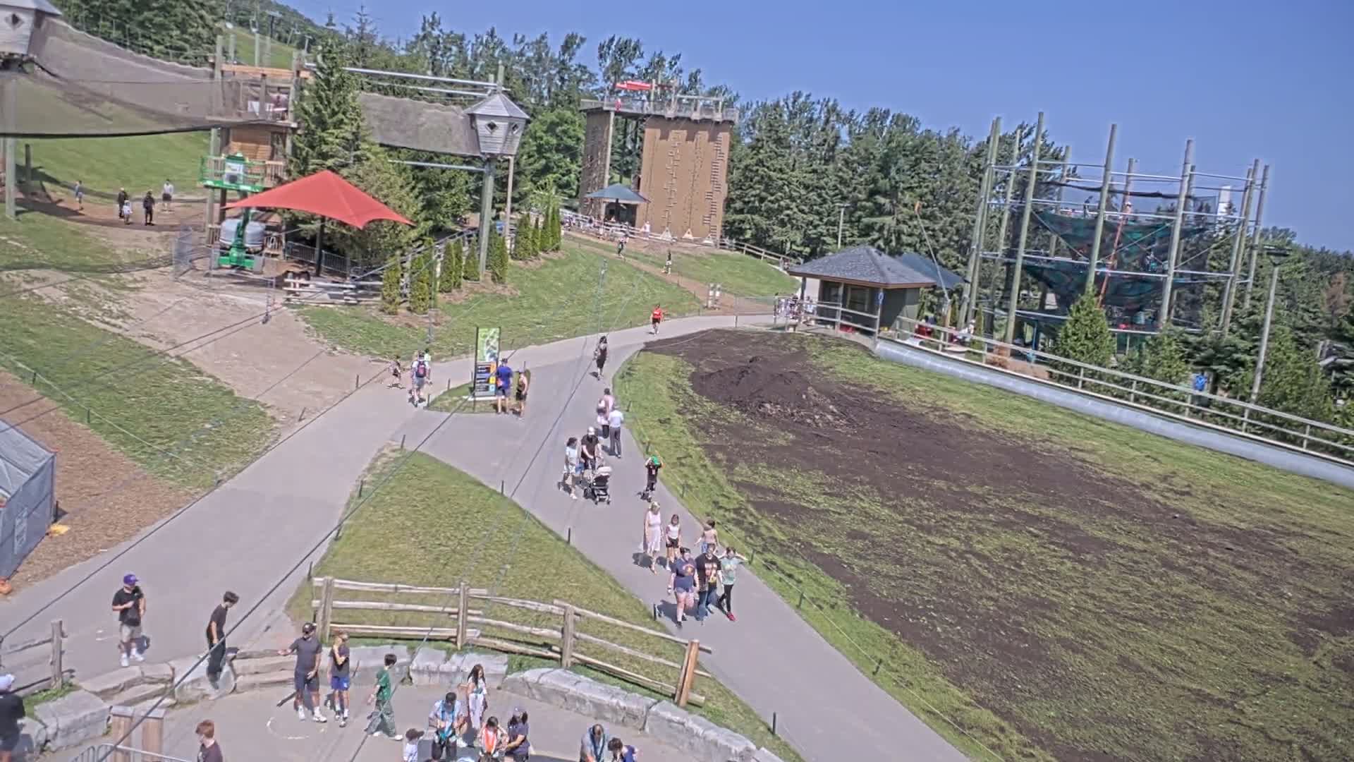 Blue Mountain Village Hotel Area & Collingwood City Skyline Live Cam - Collingwood, Blue Mountains, Simcoe, Ontario, Canada