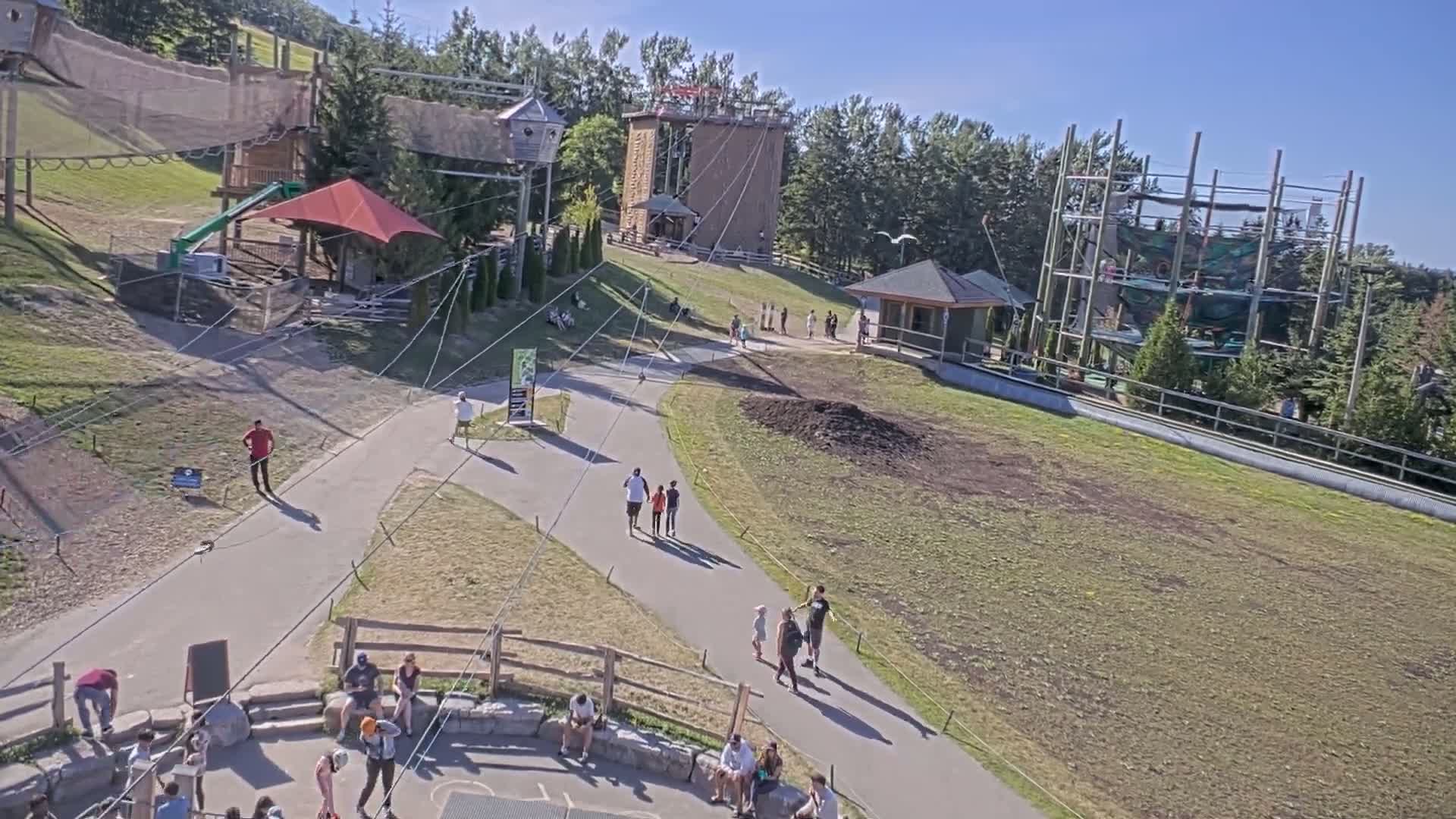 Blue Mountain Village Hotel Area & Collingwood City Skyline Live Cam - Collingwood, Blue Mountains, Simcoe, Ontario, Canada