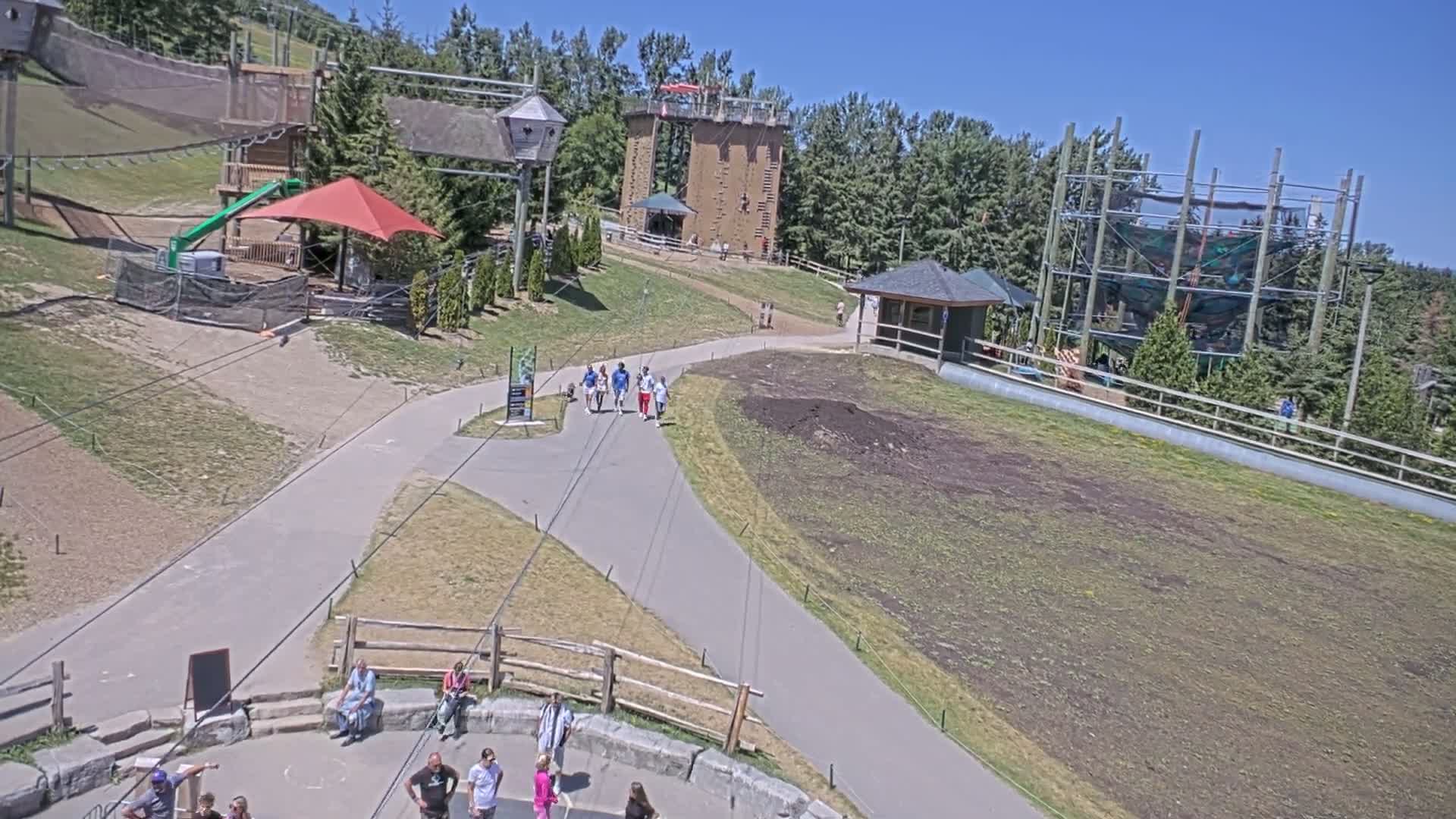 Blue Mountain Village Hotel Area & Collingwood City Skyline Live Cam - Collingwood, Blue Mountains, Simcoe, Ontario, Canada