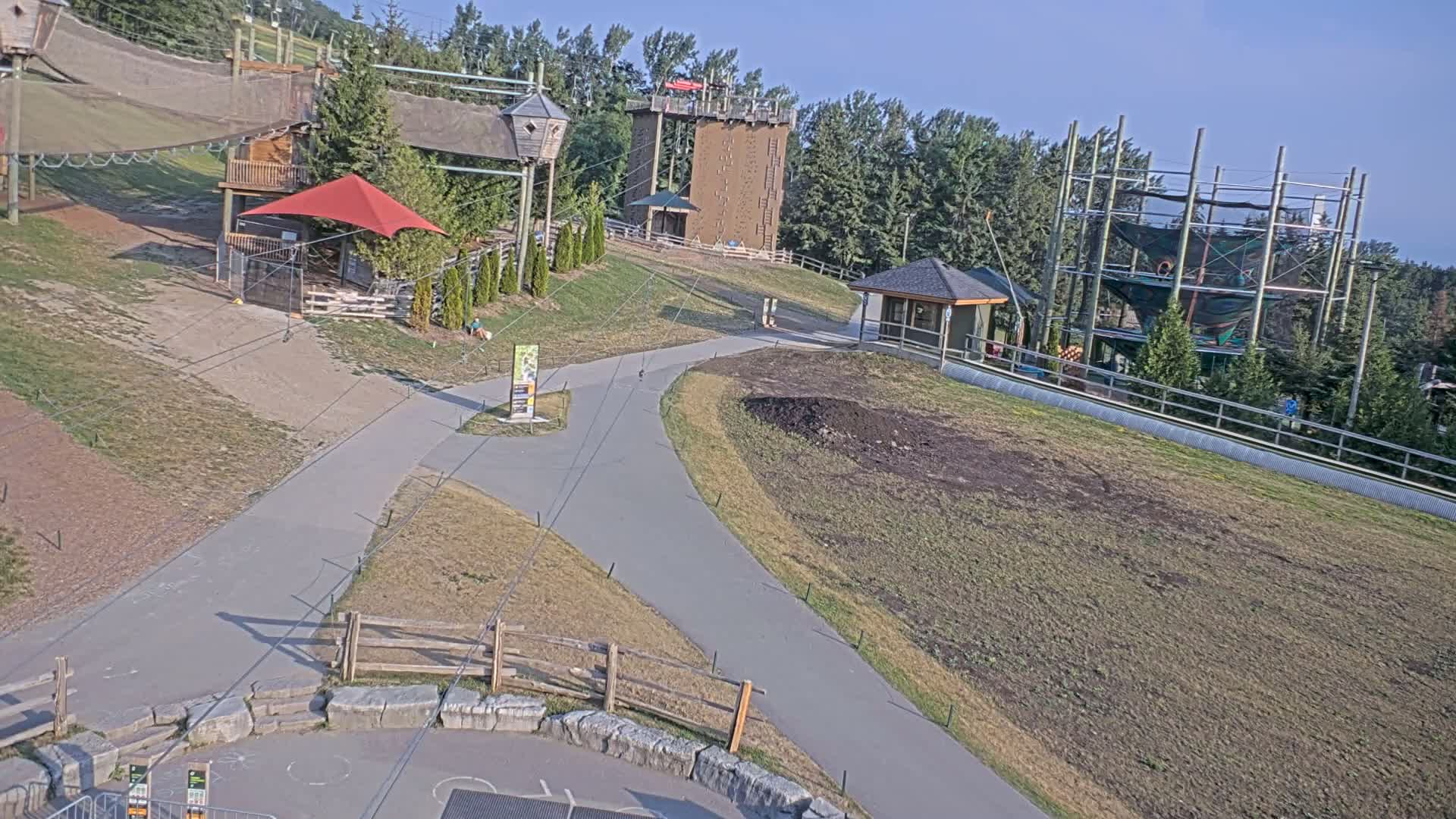 Blue Mountain Village Hotel Area & Collingwood City Skyline Live Cam - Collingwood, Blue Mountains, Simcoe, Ontario, Canada