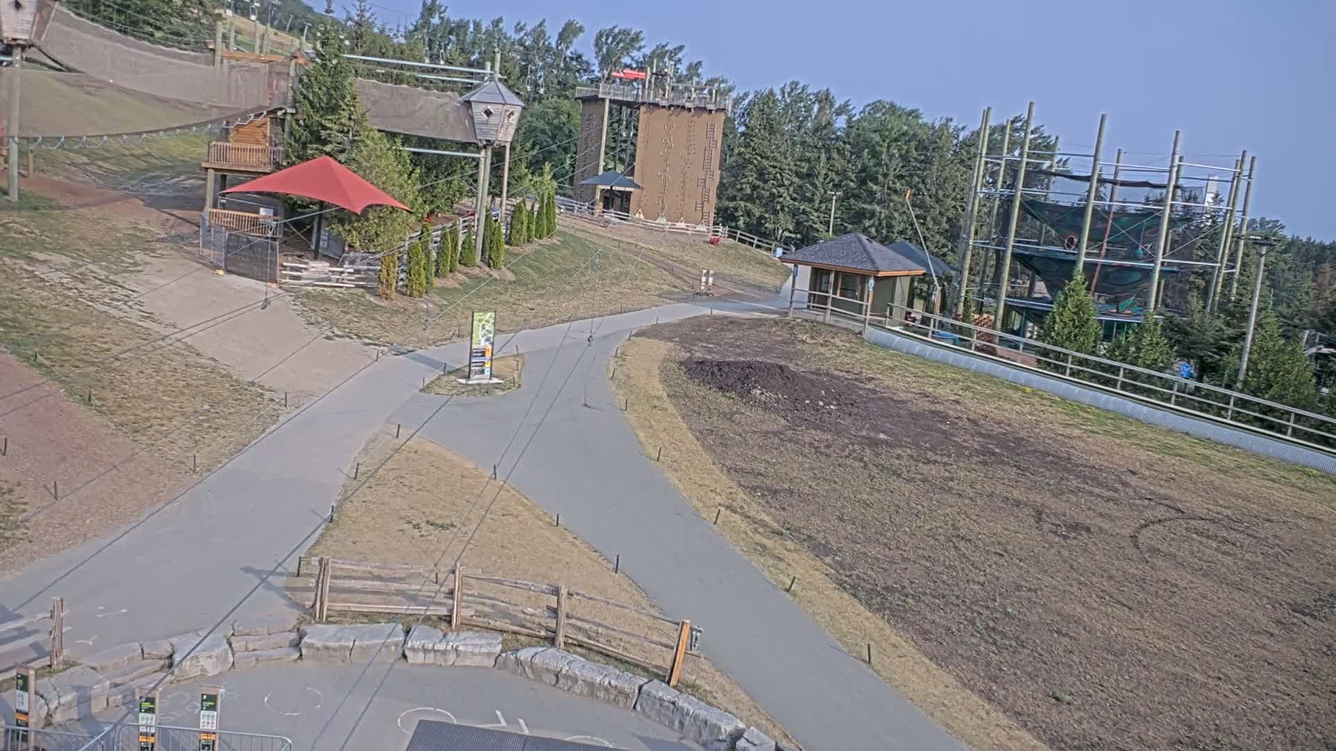Blue Mountain Village Hotel Area & Collingwood City Skyline Live Cam - Collingwood, Blue Mountains, Simcoe, Ontario, Canada