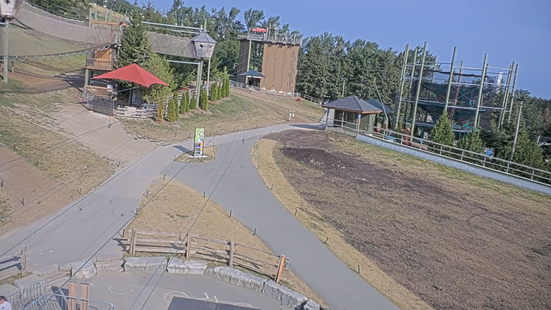 Blue Mountain Village Hotel Area & Collingwood City Skyline Live Cam - Collingwood, Blue Mountains, Simcoe, Ontario, Canada