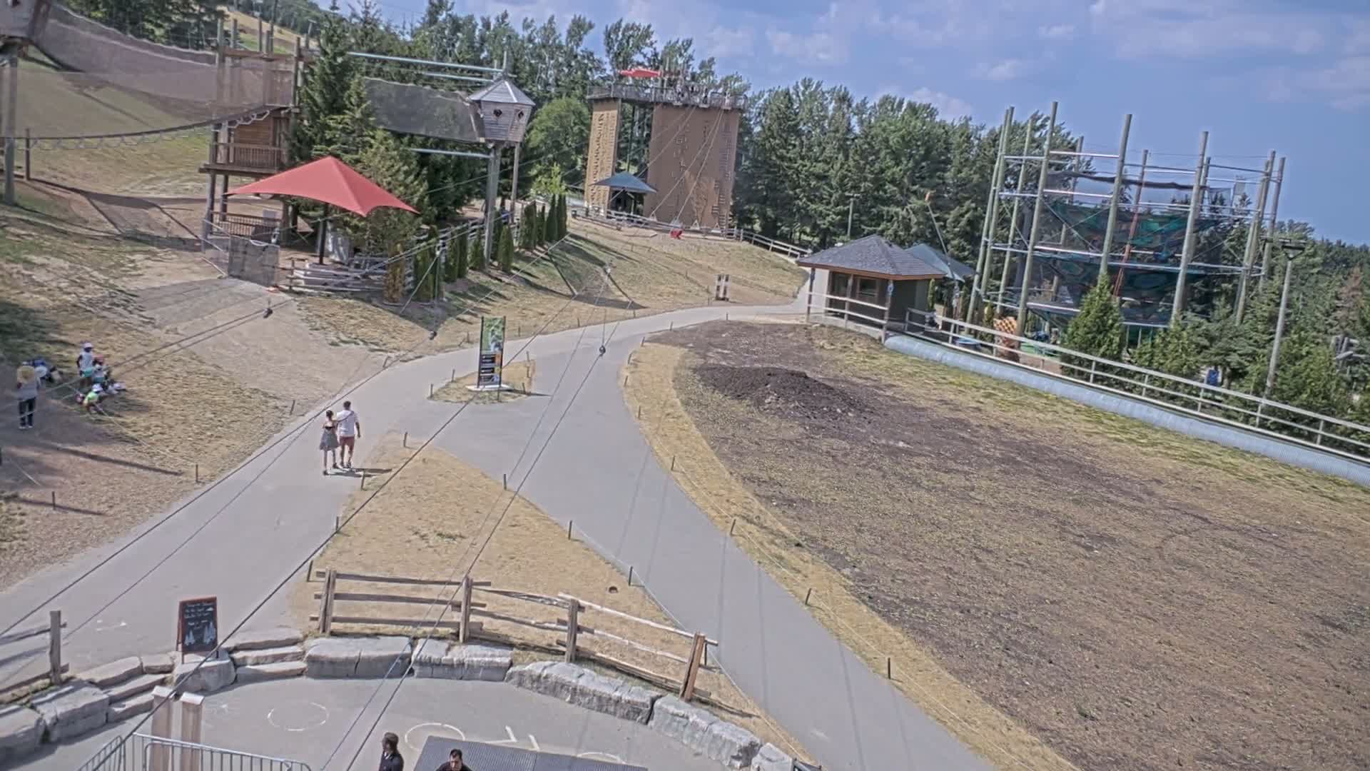 Blue Mountain Village Hotel Area & Collingwood City Skyline Live Cam - Collingwood, Blue Mountains, Simcoe, Ontario, Canada