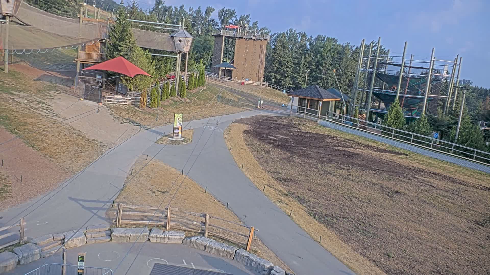 Blue Mountain Village Hotel Area & Collingwood City Skyline Live Cam - Collingwood, Blue Mountains, Simcoe, Ontario, Canada