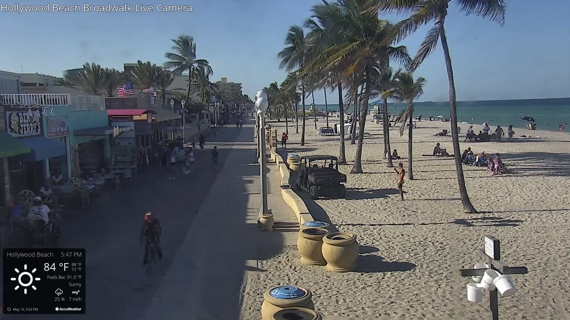 Hollywood Beach / Broadwalk & Atlantic Live Cam - Holywood, Broward, Florida, USA