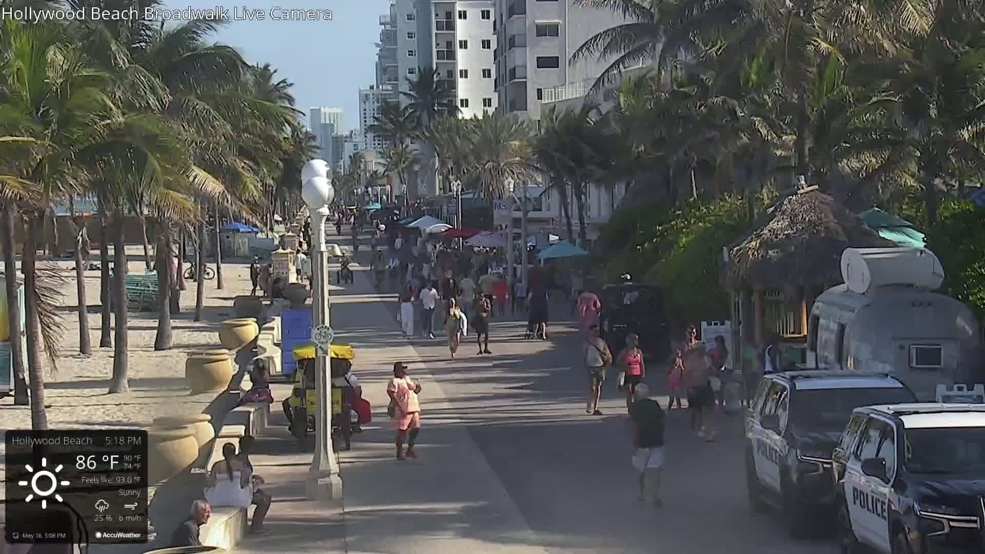 Hollywood Beach / Broadwalk & Atlantic Live Cam - Holywood, Broward, Florida, USA