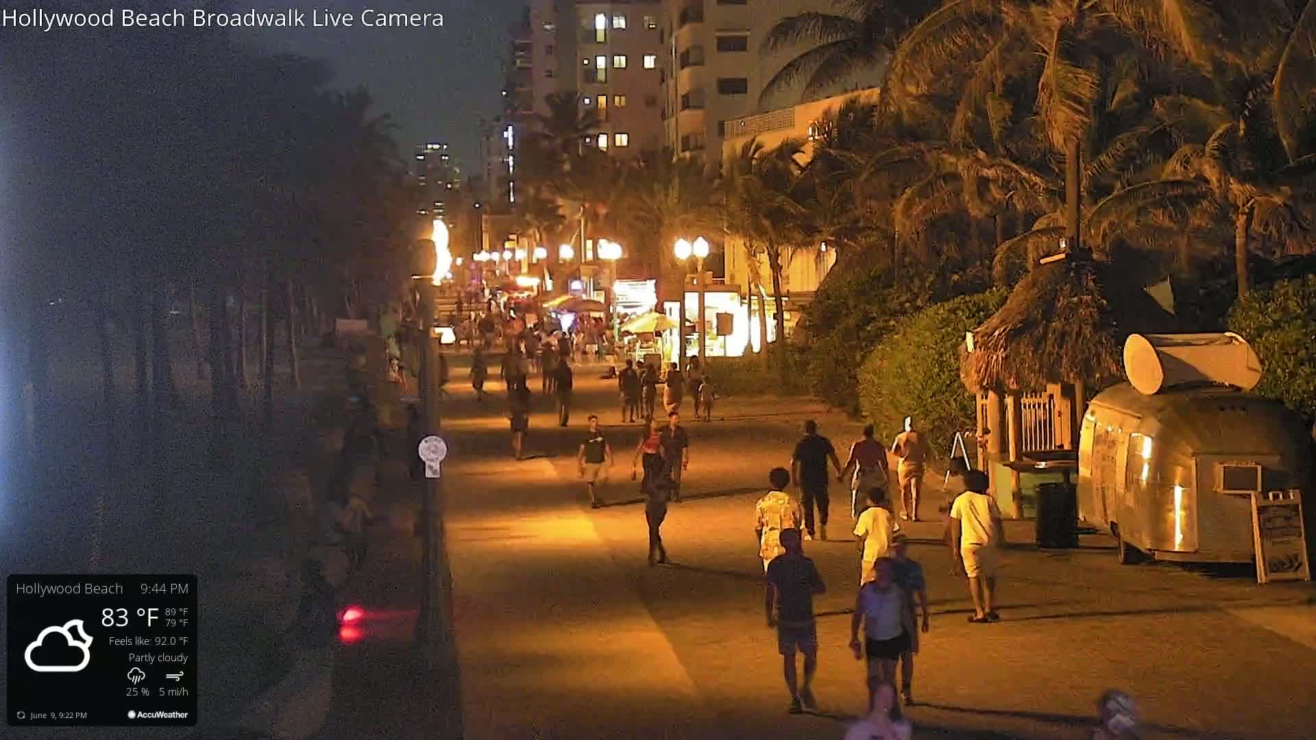 Hollywood Beach / Broadwalk & Atlantic Live Cam - Holywood, Broward, Florida, USA