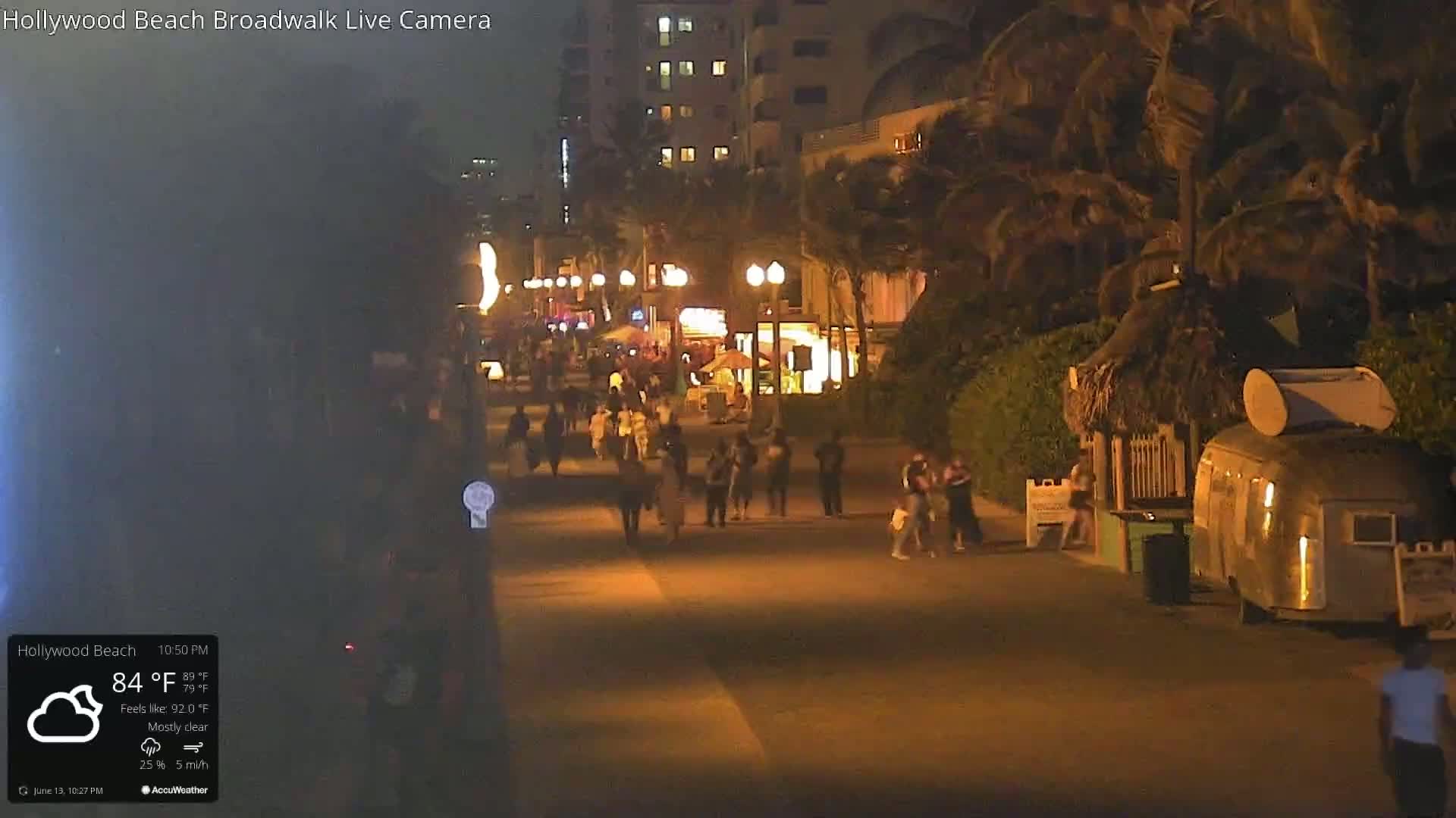 Hollywood Beach / Broadwalk & Atlantic Live Cam - Holywood, Broward, Florida, USA
