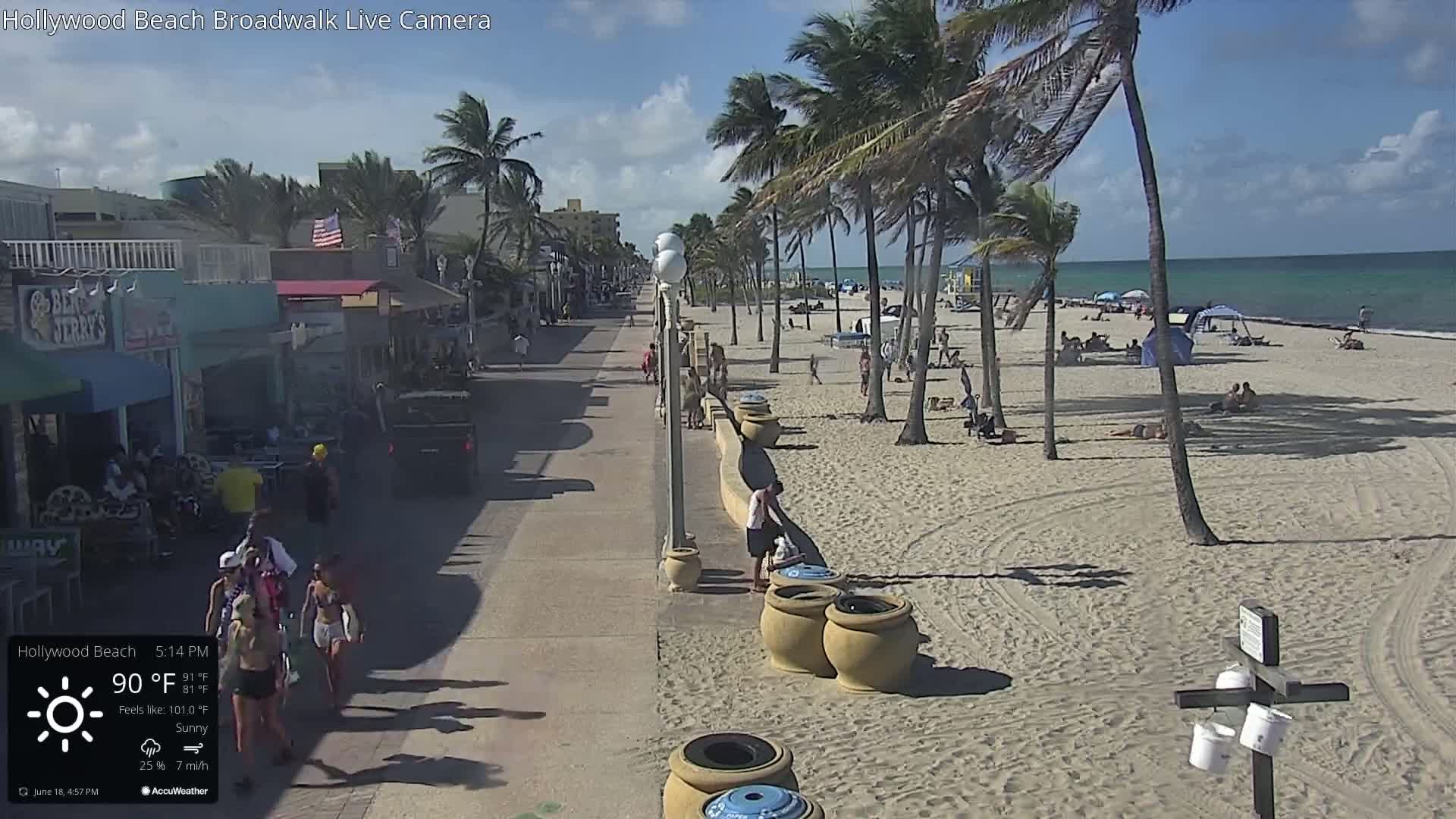 Hollywood Beach / Broadwalk & Atlantic Live Cam - Holywood, Broward, Florida, USA