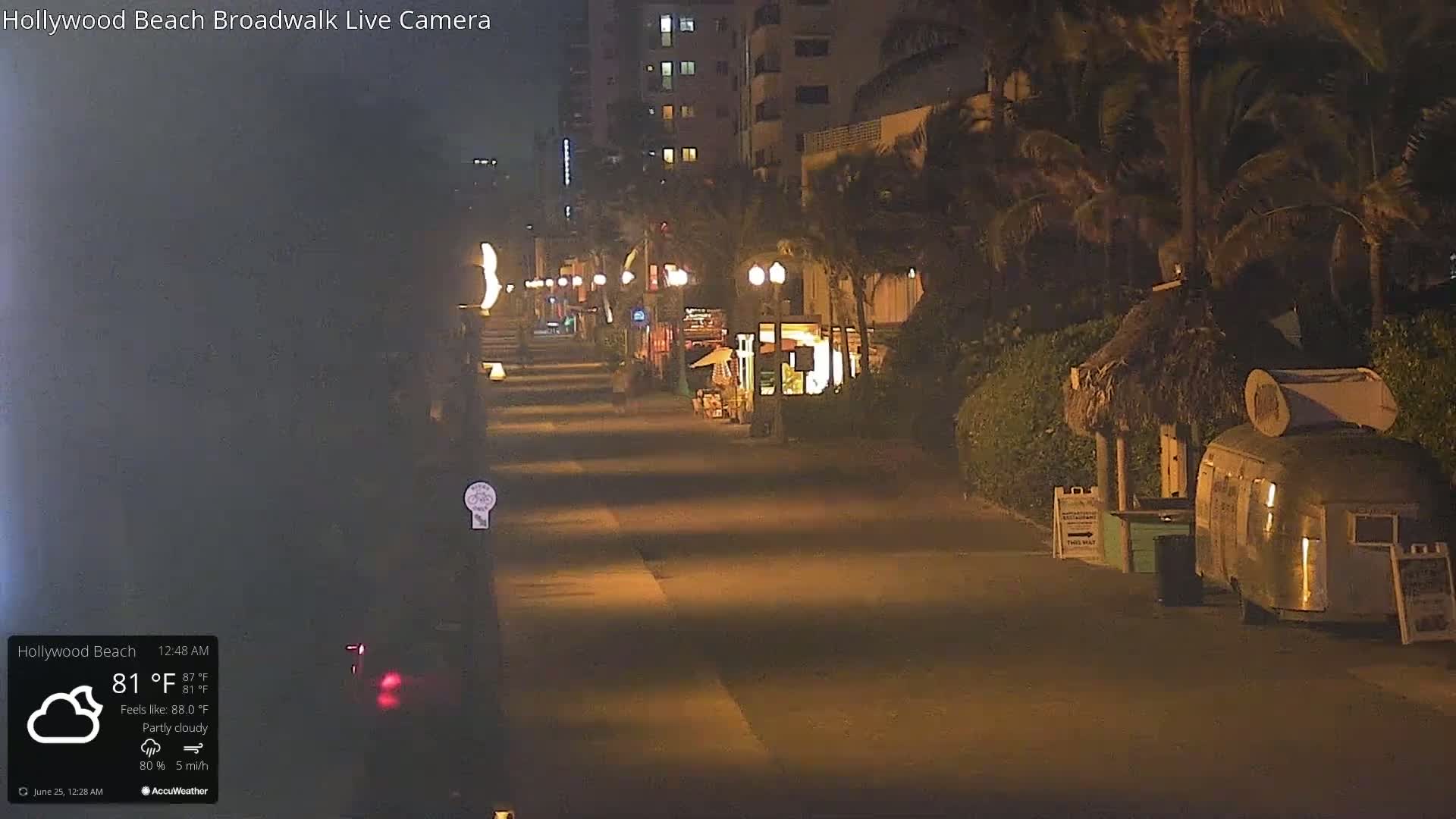 Hollywood Beach / Broadwalk & Atlantic Live Cam - Holywood, Broward, Florida, USA
