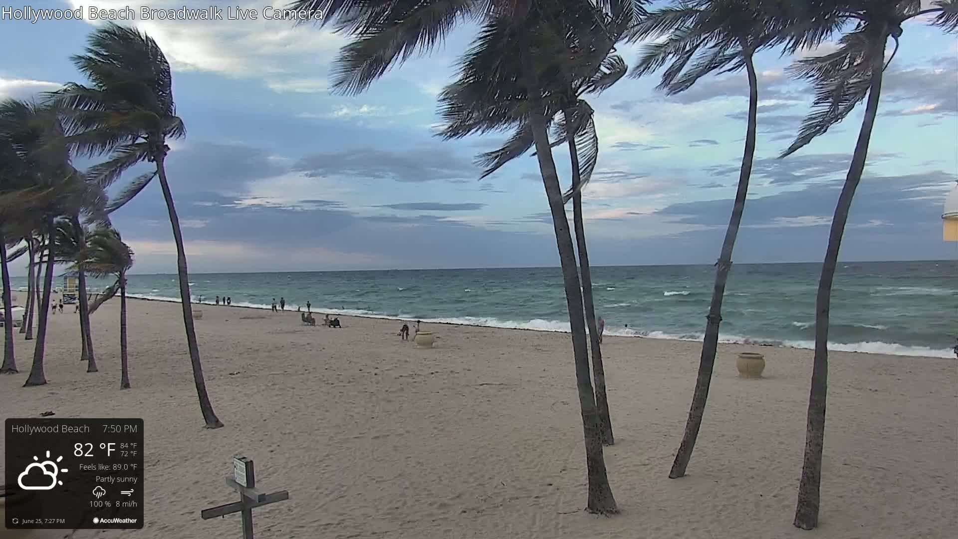 Hollywood Beach / Broadwalk & Atlantic Live Cam - Holywood, Broward, Florida, USA