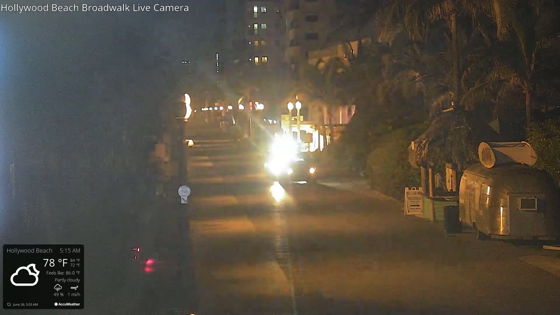 Hollywood Beach / Broadwalk & Atlantic Live Cam - Holywood, Broward, Florida, USA